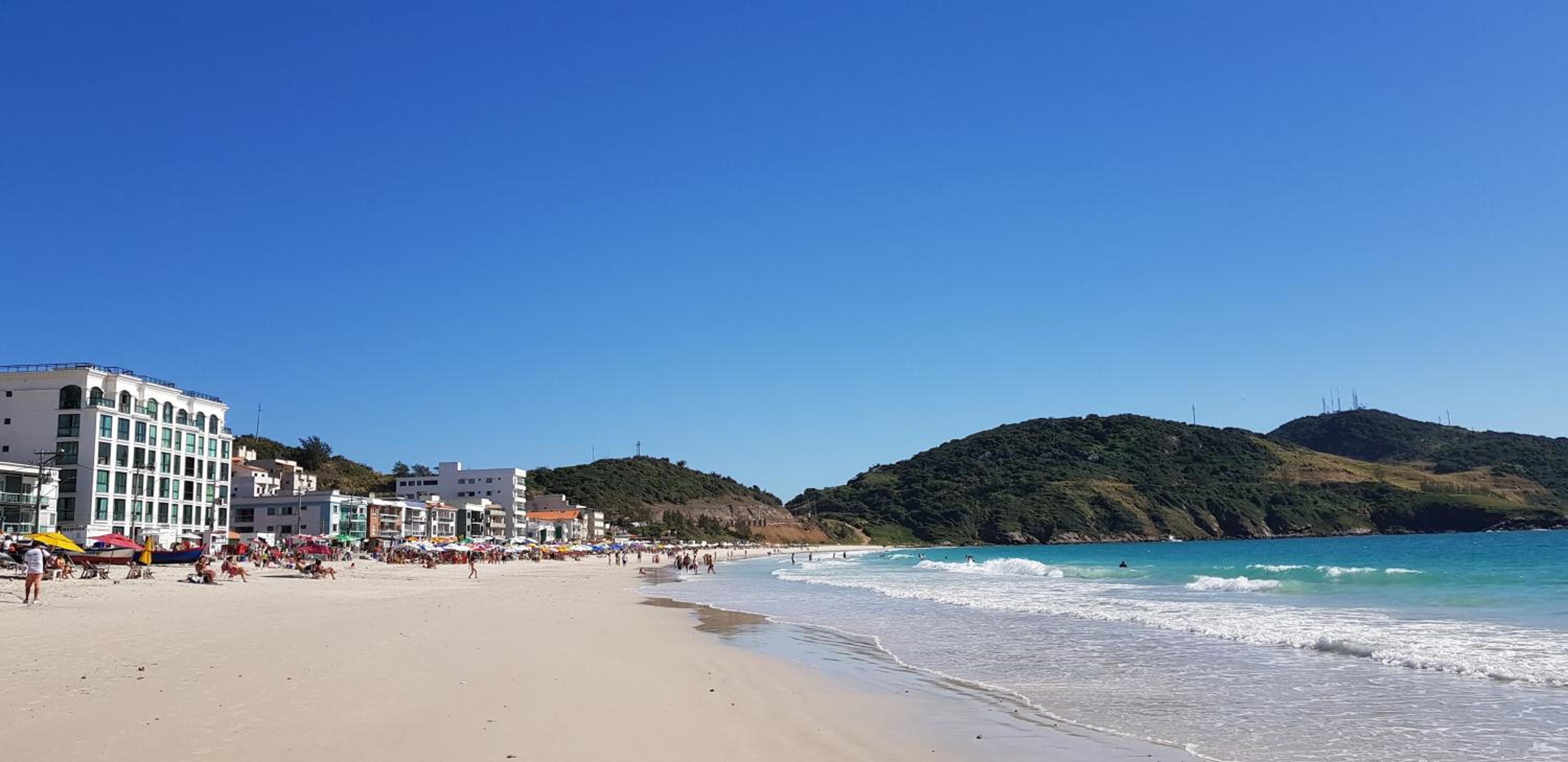 Loft Prainha AP 207 frente mar, check in 9h-check out 13h, split, piscina, self check in, portaria 24h
