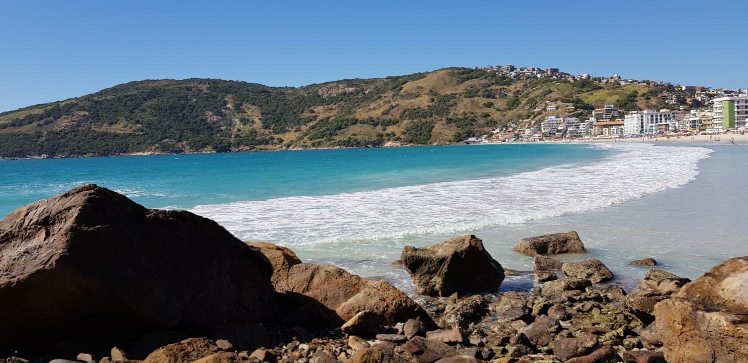 Loft Prainha AP 207 frente mar, check in 9h-check out 13h, split, piscina, self check in, portaria 24h