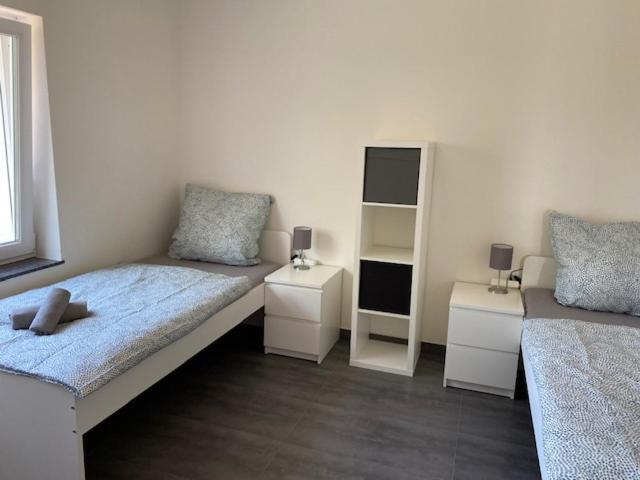3 Mehrbettzimmer, Küche, Bad für Arbeiter und Monteure in Gau-Weinheim