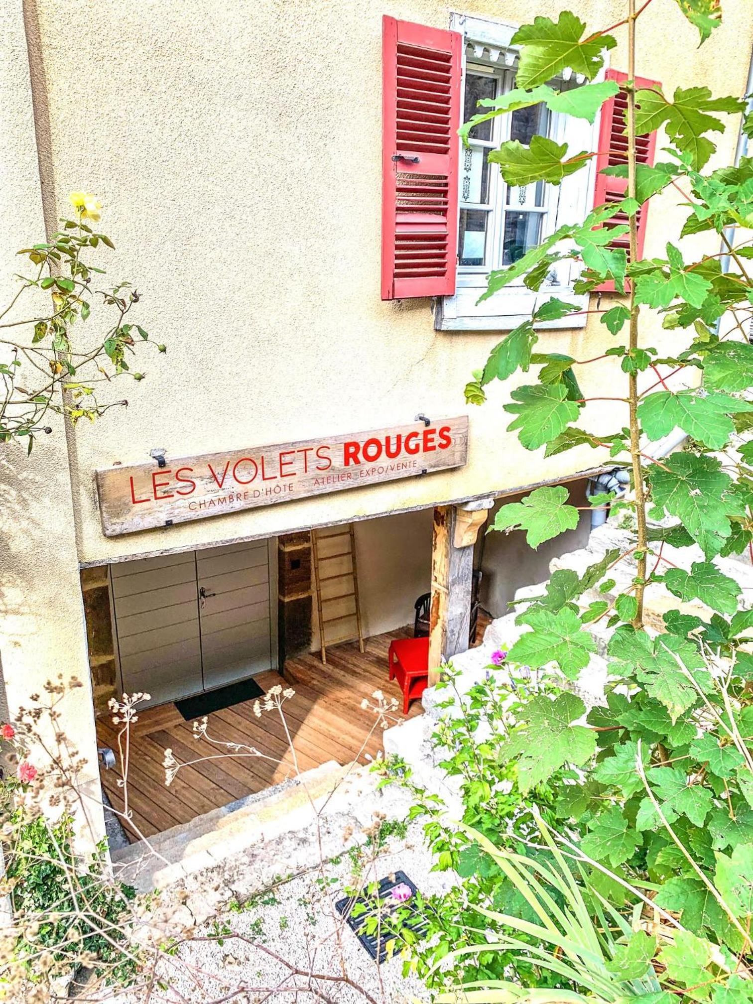 Les Volets Rouges view 2