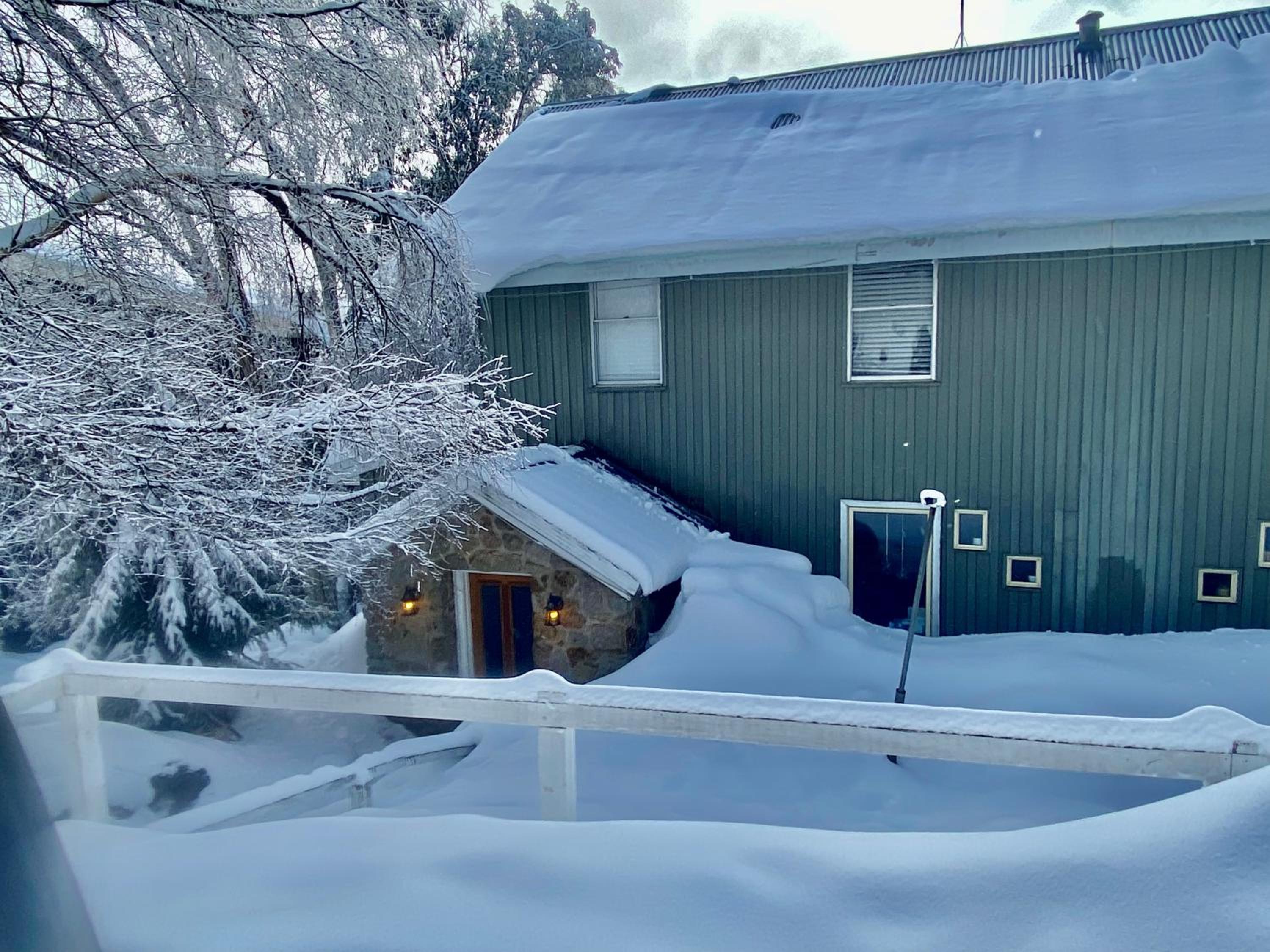 Feathertop Alpine Lodge