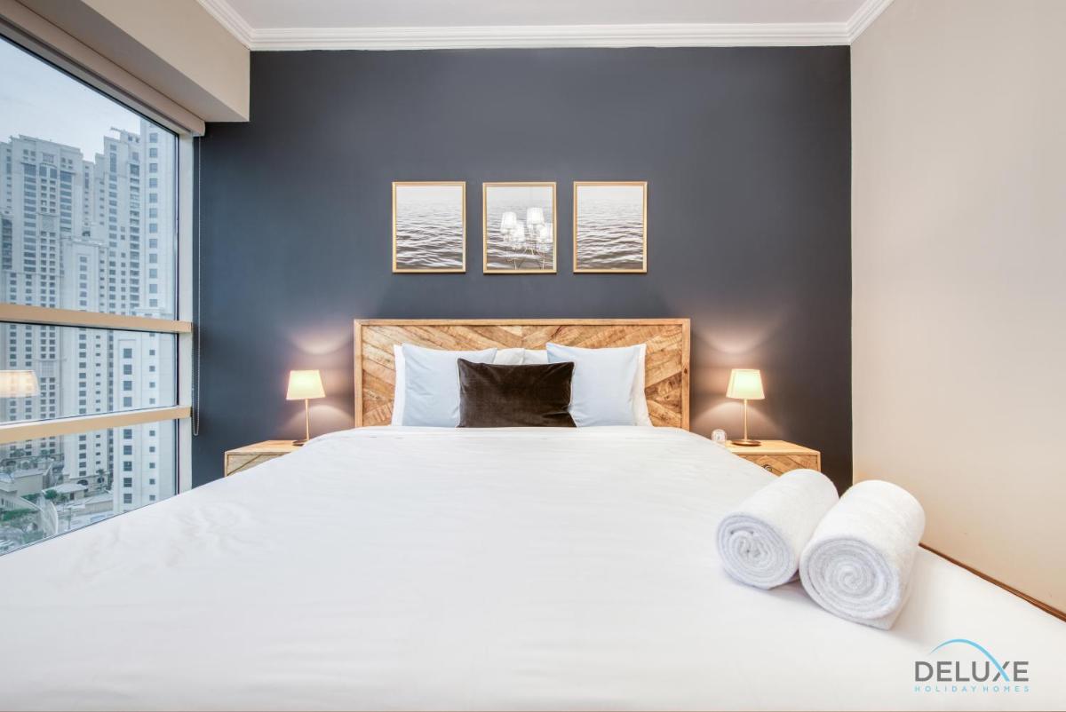 Vibrant 1BR at Dubai Marina Quay West by Deluxe Holiday Homes