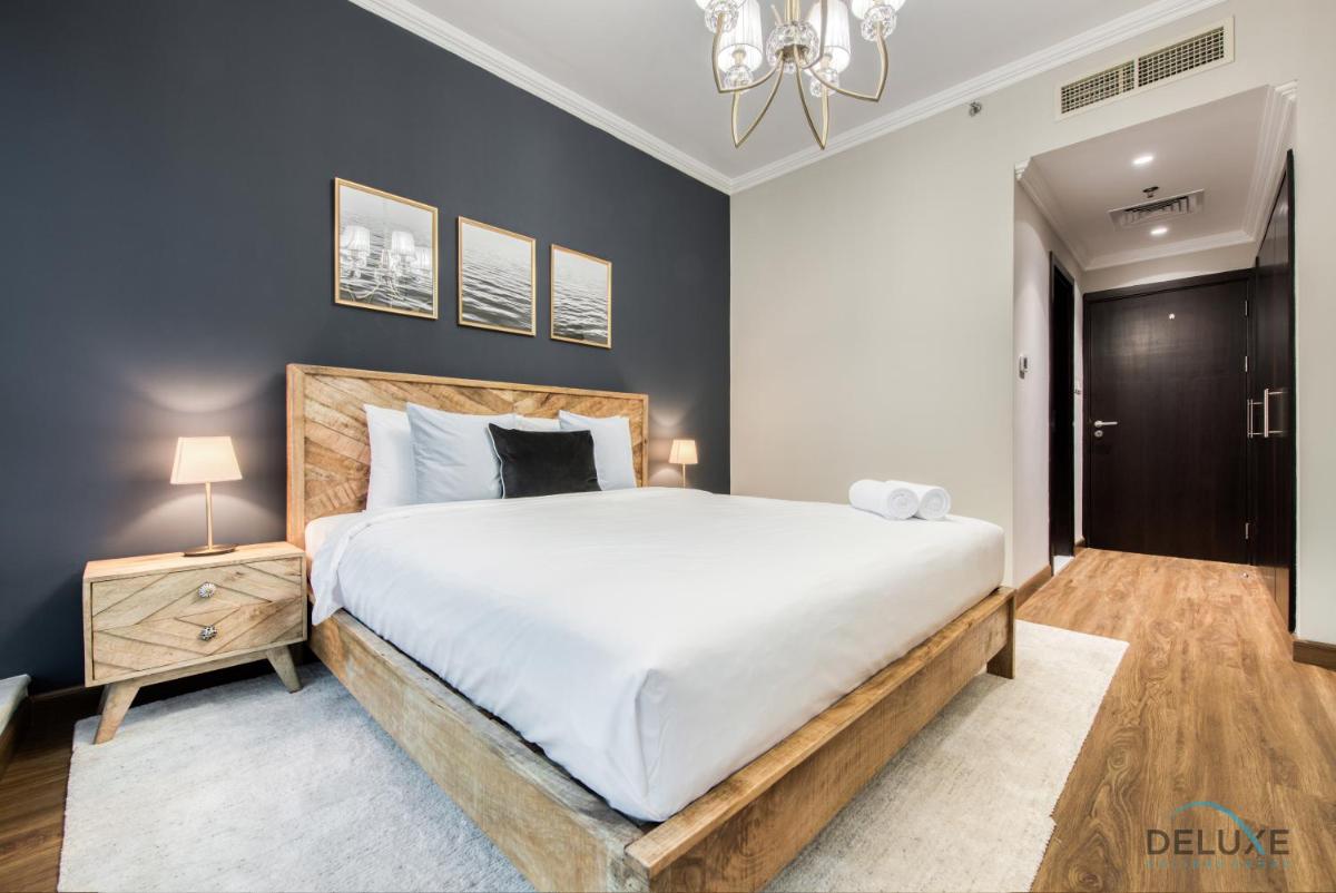 Vibrant 1BR at Dubai Marina Quay West by Deluxe Holiday Homes
