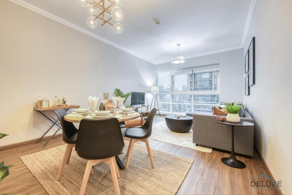 Vibrant 1BR at Dubai Marina Quay West by Deluxe Holiday Homes