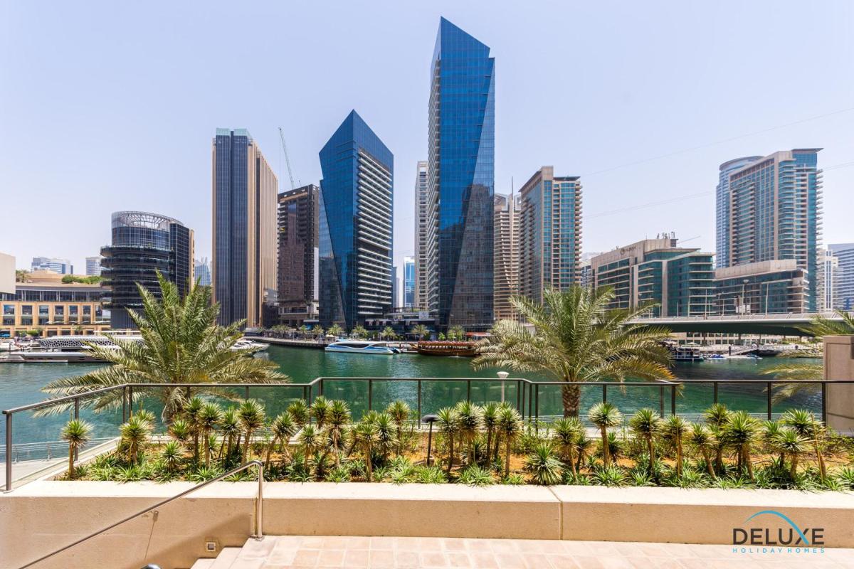 Vibrant 1BR at Dubai Marina Quay West by Deluxe Holiday Homes