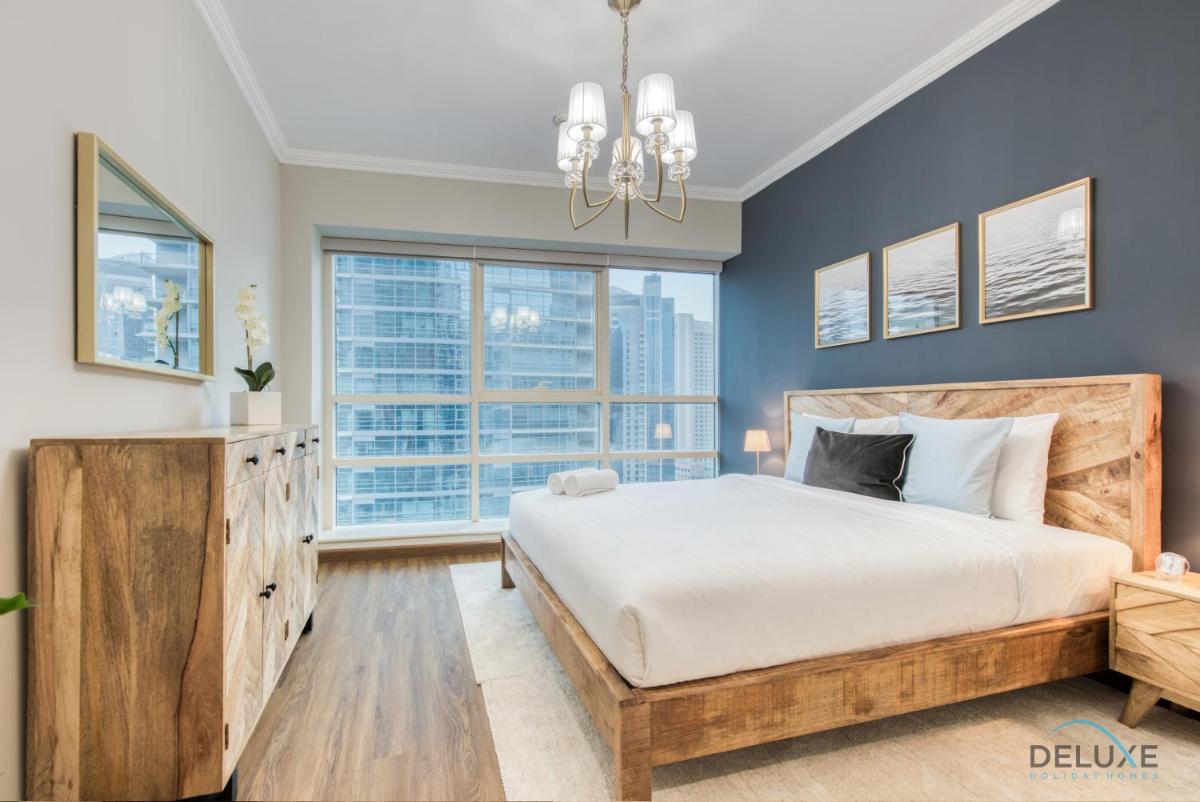 Vibrant 1BR at Dubai Marina Quay West by Deluxe Holiday Homes