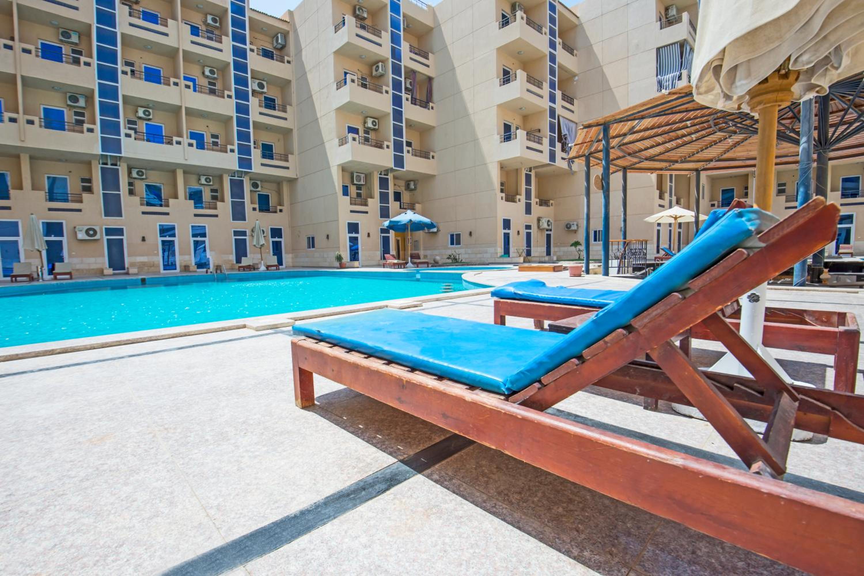 Pool View With Balcony Near El Gouna - 2x Large Pools & Kitchen - EU Standards - Tiba Resort E4