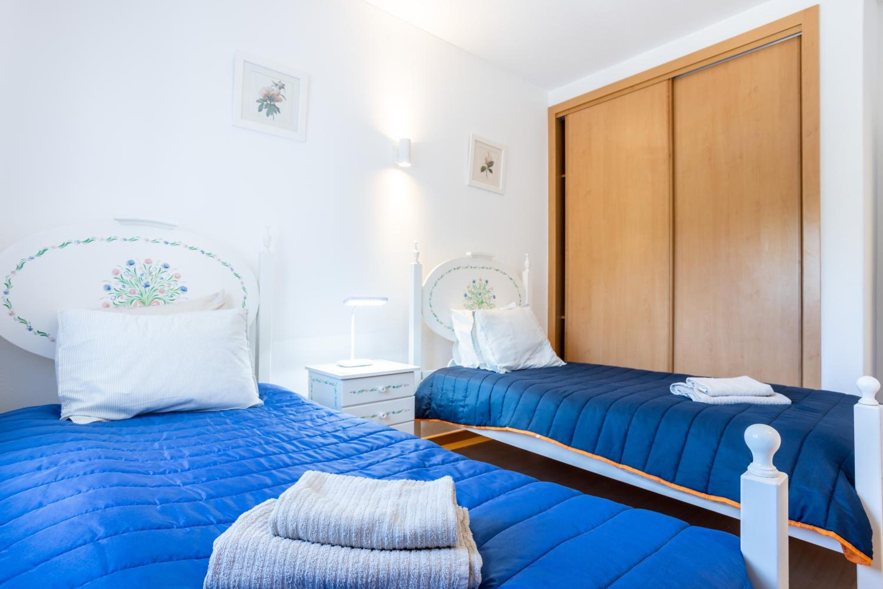 Sea Blue Apartment - Luz Ocean Club view 2
