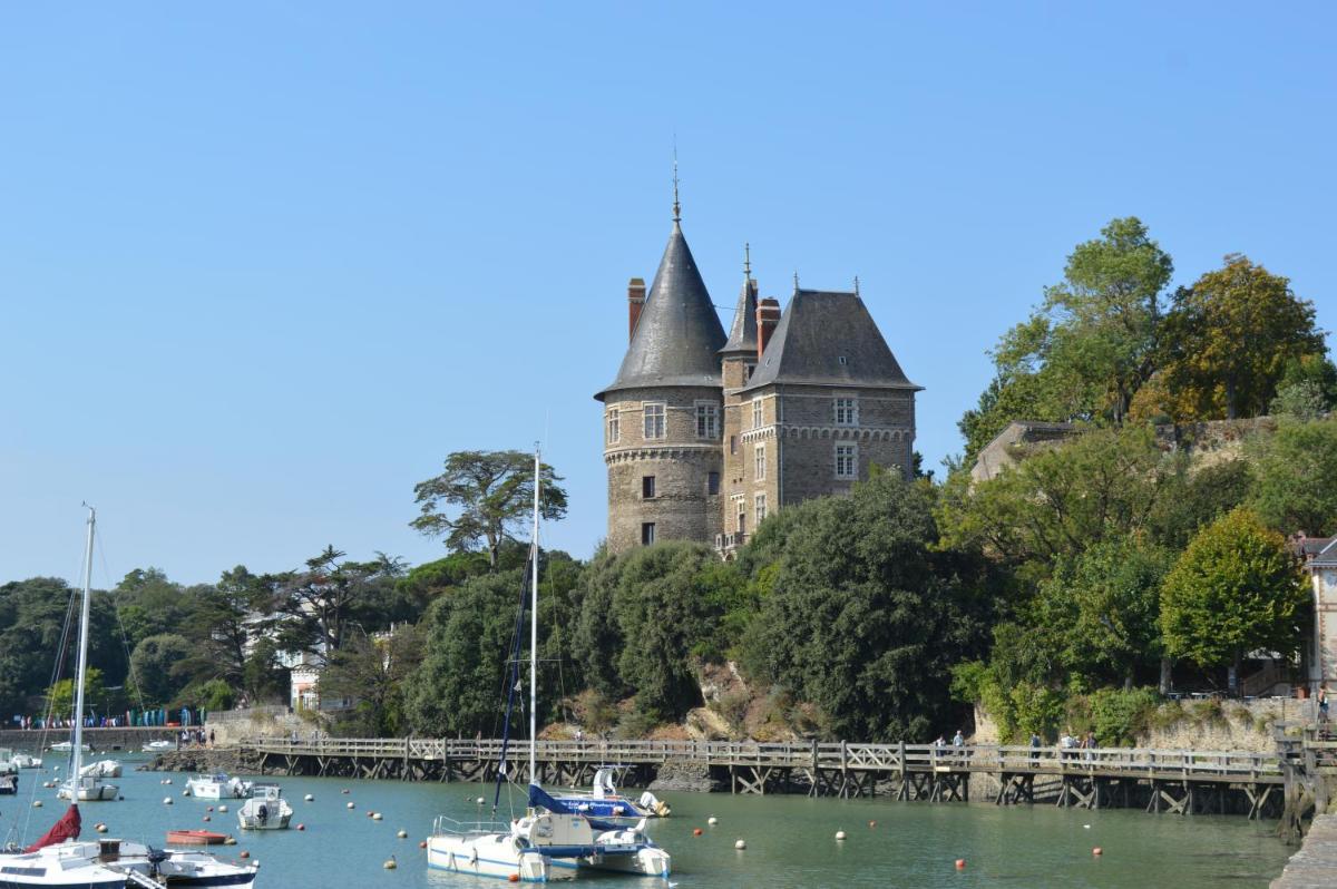 A La Birochère Chambre d hôtes classée 3 clés et Accueil Vélo view 4
