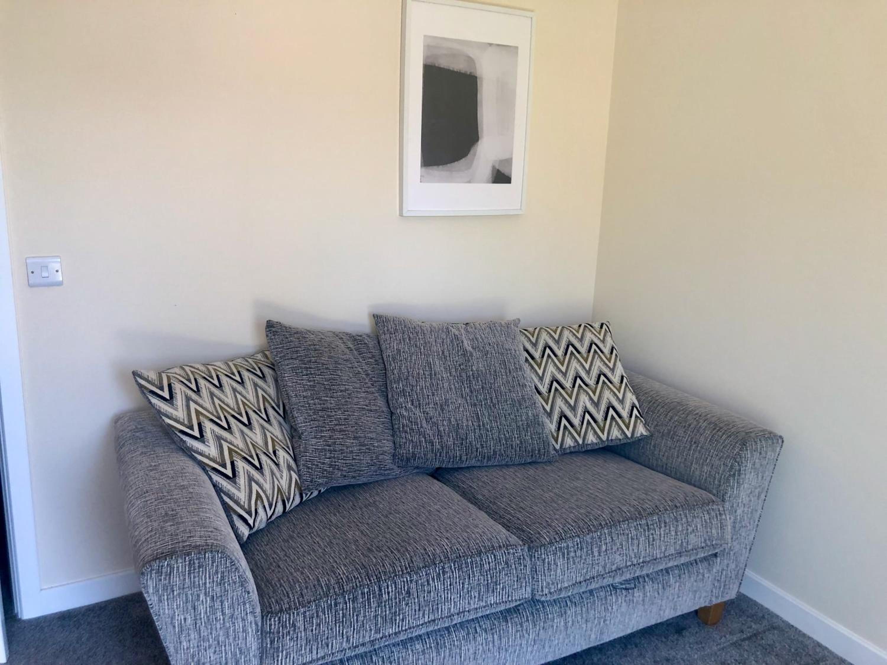 Brockwell - 2 Bed Modern Home, Near City Centre view 4