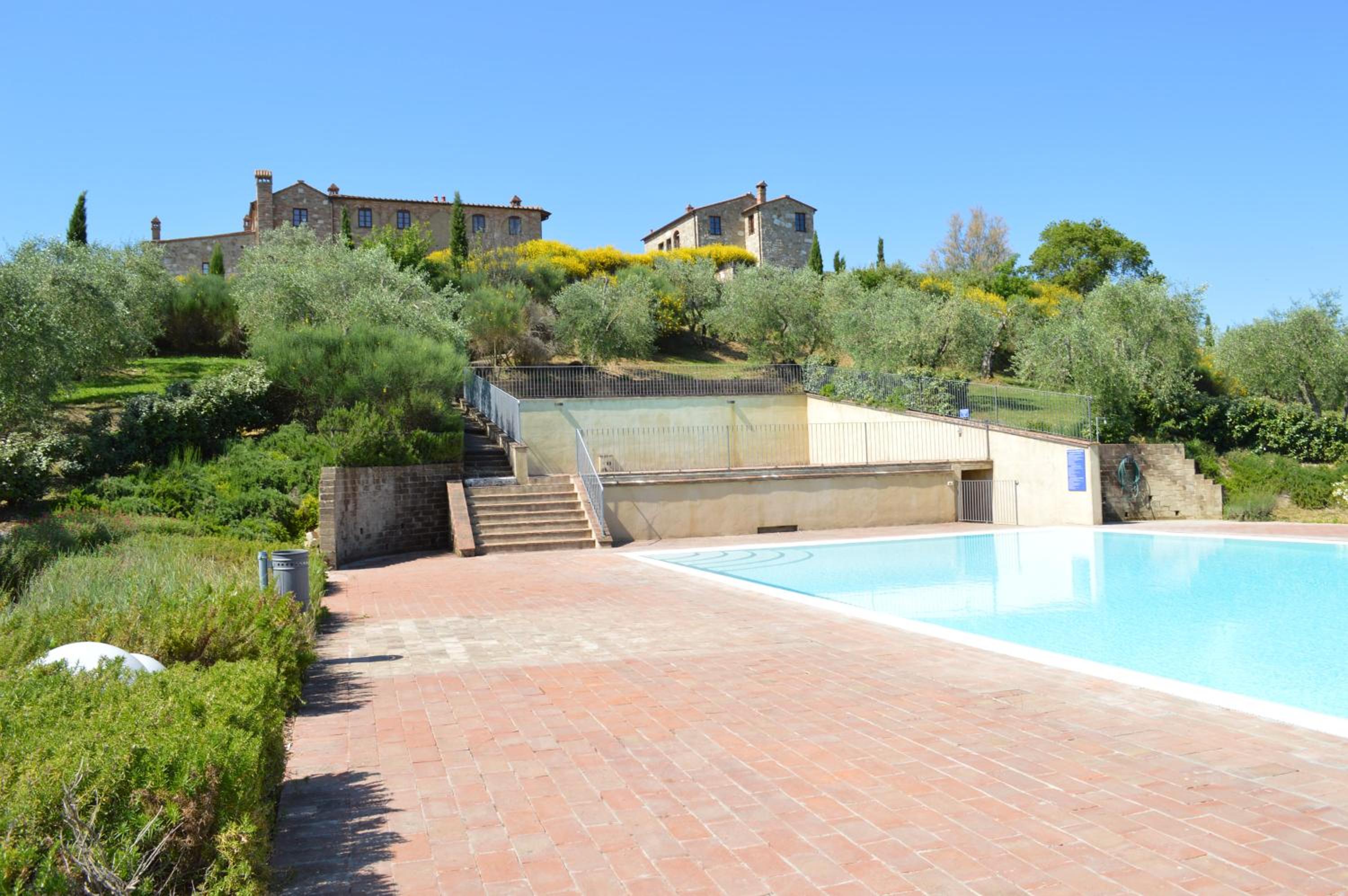 Holidays in Tuscany with private garden view 5