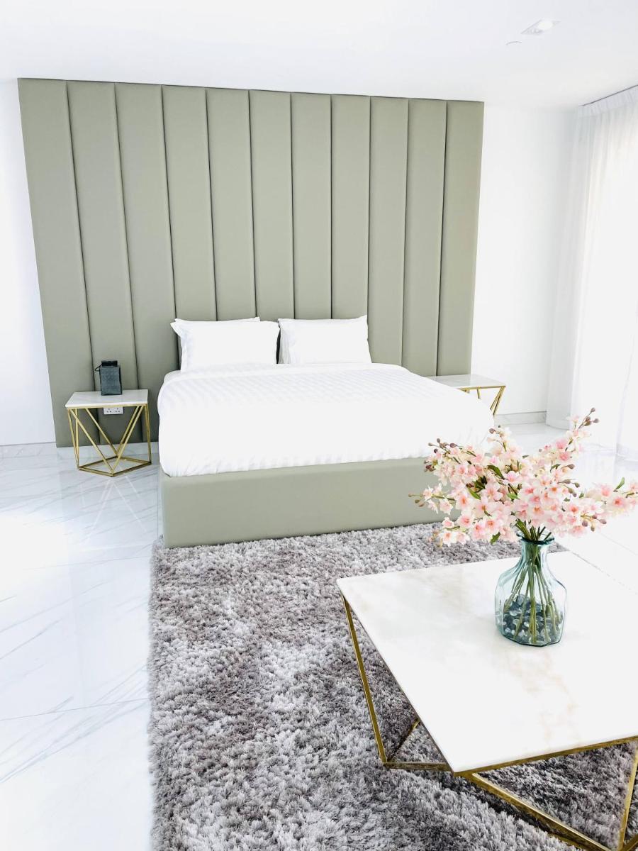 Luxury Casa Premium Studio Apartments - with Full Kitchen, Balcony at JBR Beach