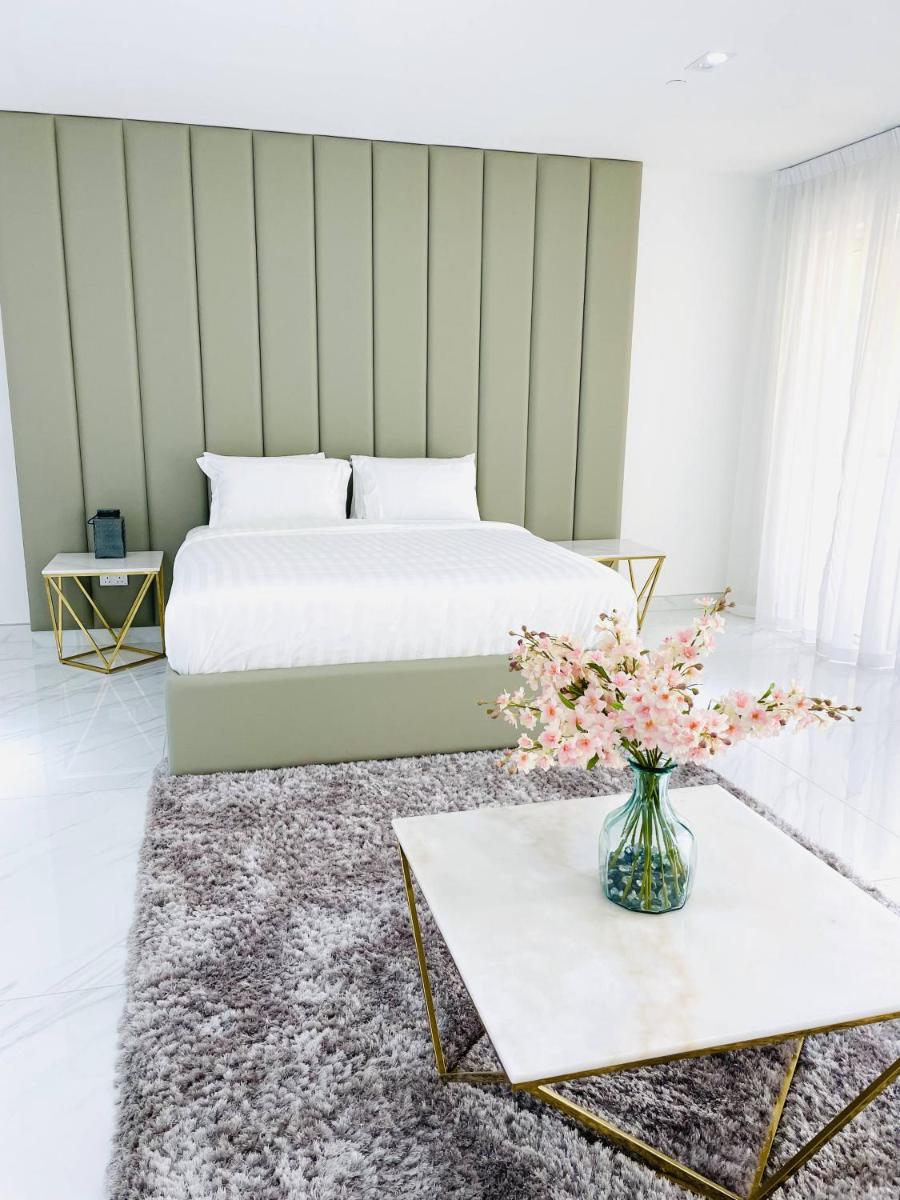 Luxury Casa Premium Studio Apartments - with Full Kitchen, Balcony at JBR Beach