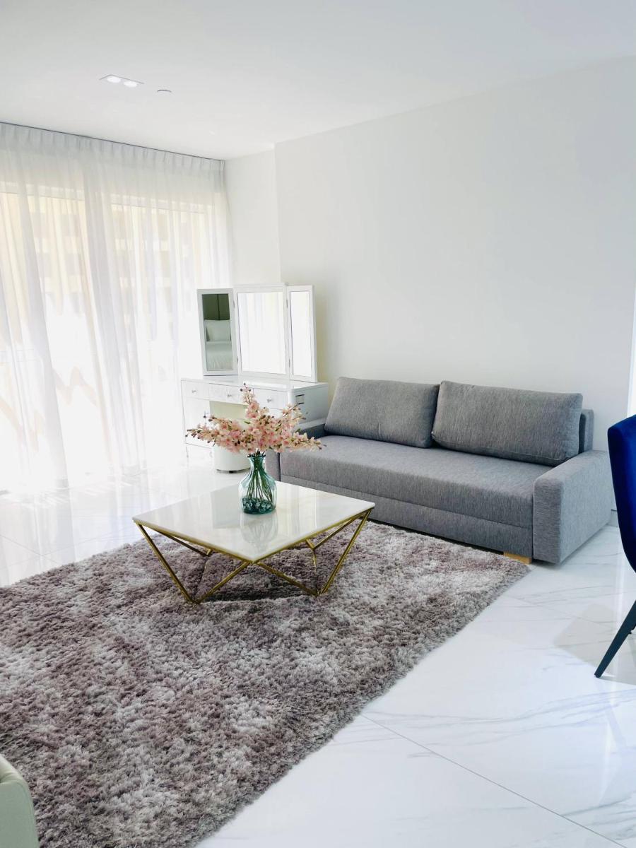 Luxury Casa Premium Studio Apartments - with Full Kitchen, Balcony at JBR Beach