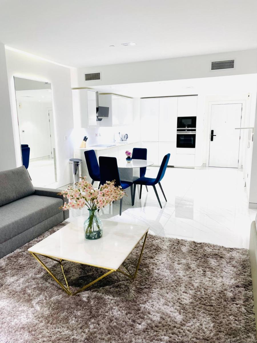 Luxury Casa Premium Studio Apartments - with Full Kitchen, Balcony at JBR Beach