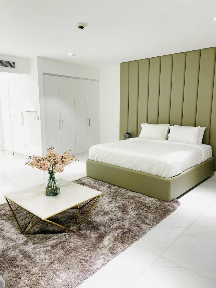 Luxury Casa Premium Studio Apartments - with Full Kitchen, Balcony at JBR Beach