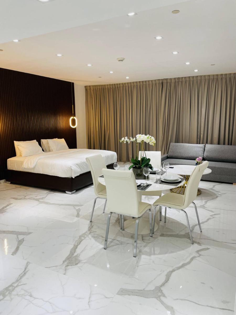Luxury Casa Premium Studio Apartments - with Full Kitchen, Balcony at JBR Beach