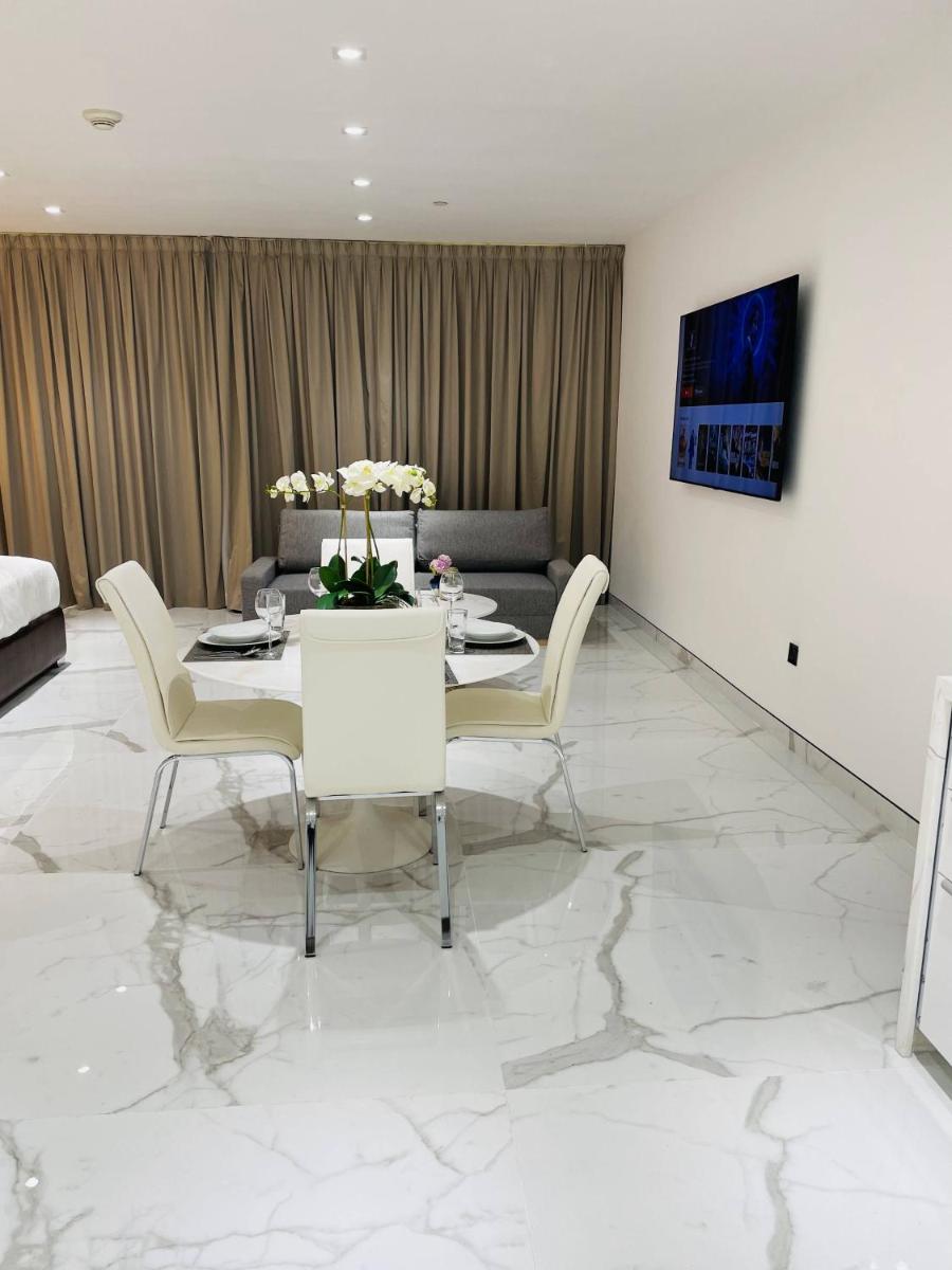 Luxury Casa Premium Studio Apartments - with Full Kitchen, Balcony at JBR Beach