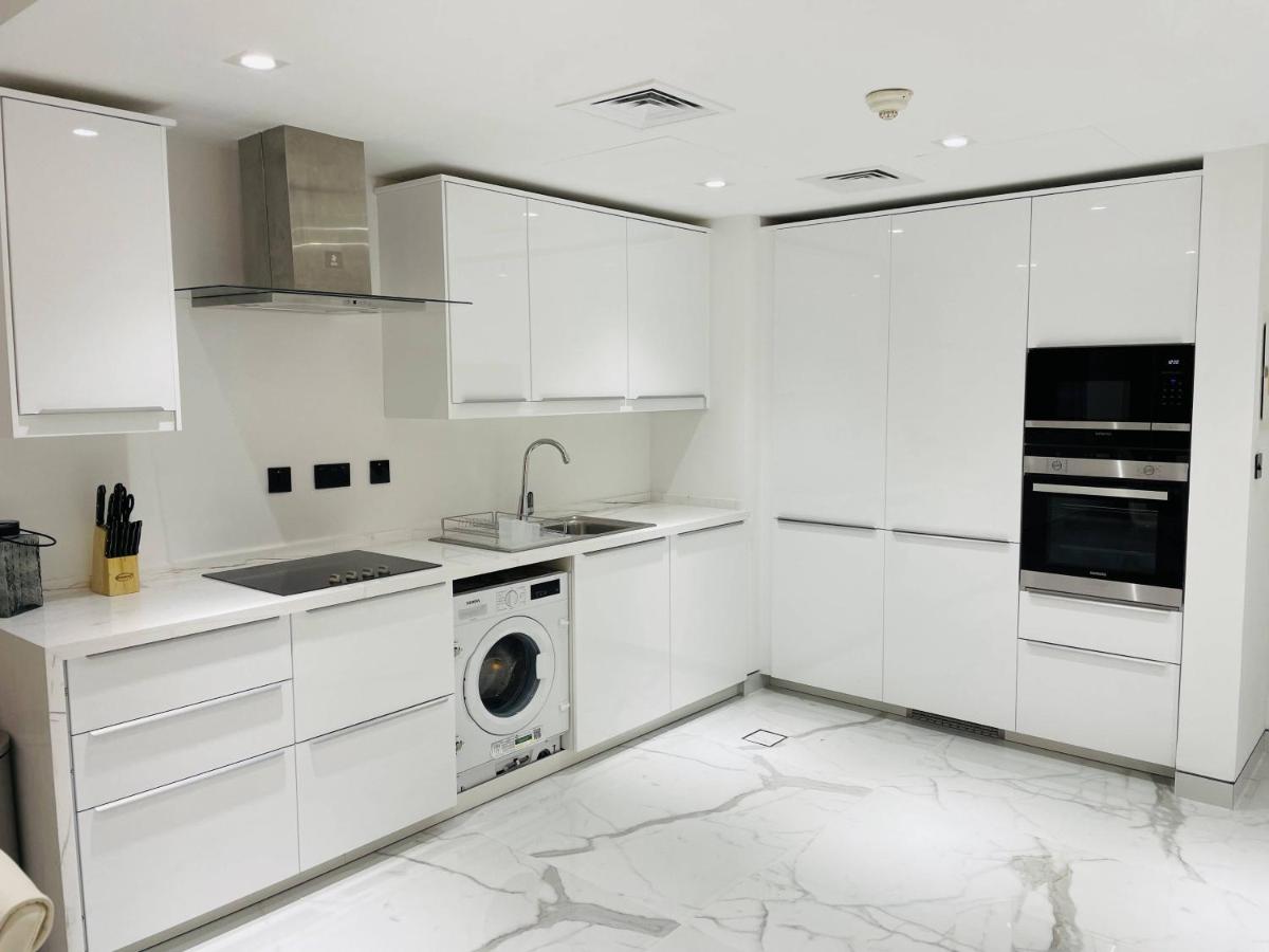 Luxury Casa Premium Studio Apartments - with Full Kitchen, Balcony at JBR Beach