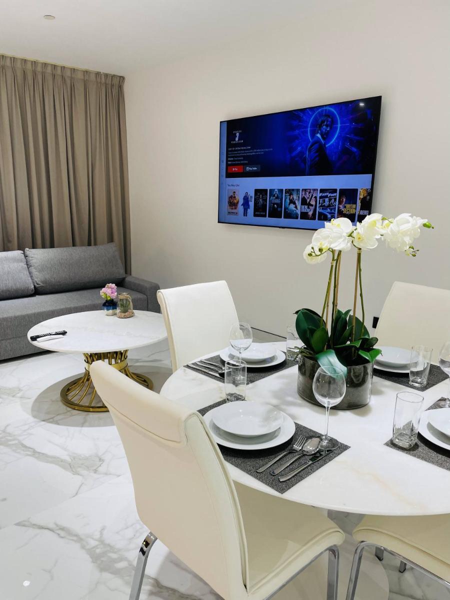 Luxury Casa Premium Studio Apartments - with Full Kitchen, Balcony at JBR Beach