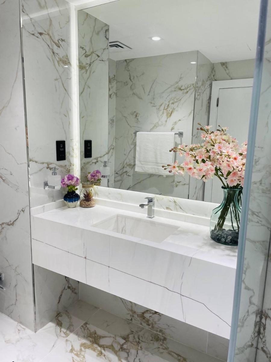 Luxury Casa Premium Studio Apartments - with Full Kitchen, Balcony at JBR Beach