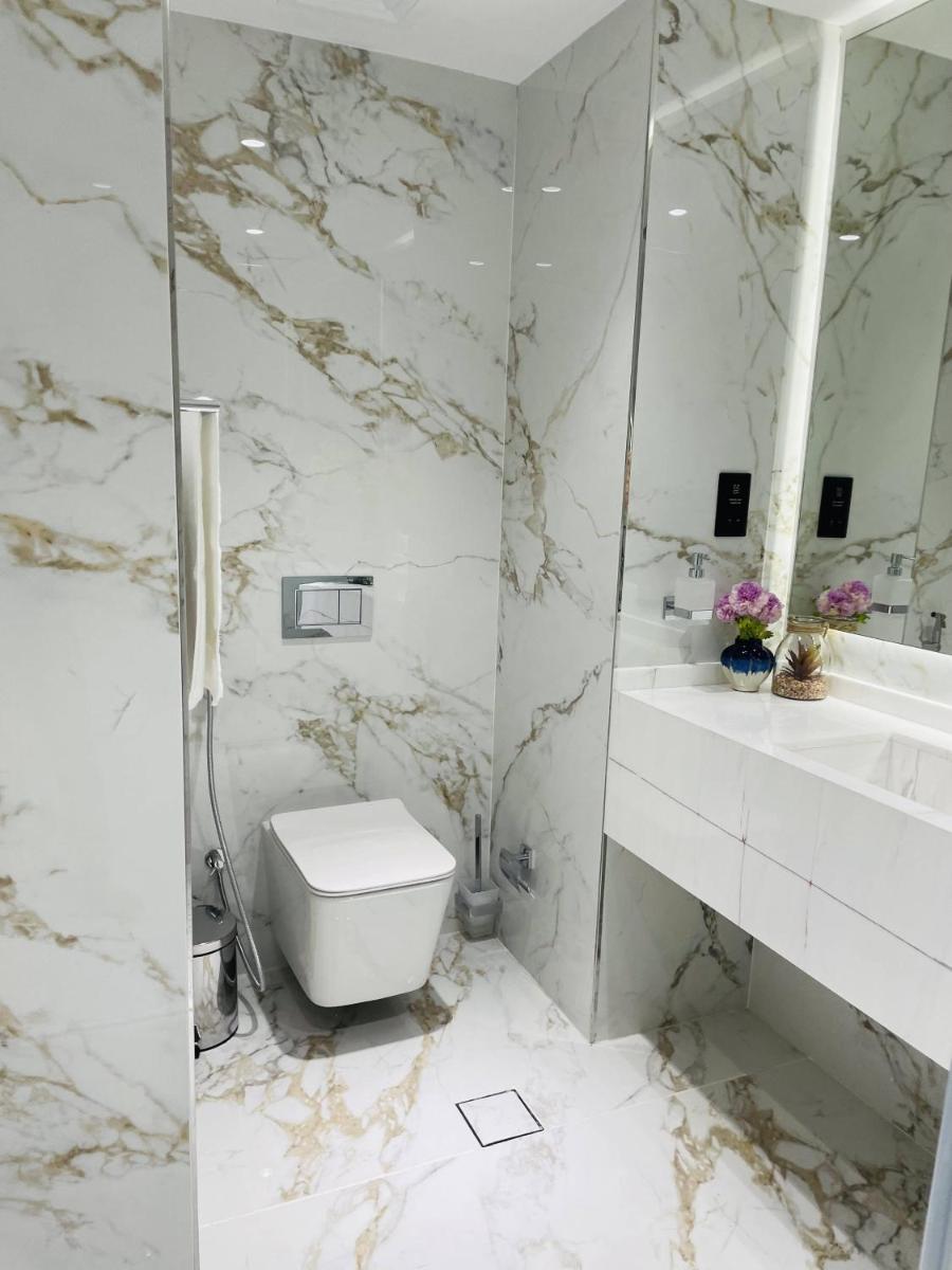 Luxury Casa Premium Studio Apartments - with Full Kitchen, Balcony at JBR Beach