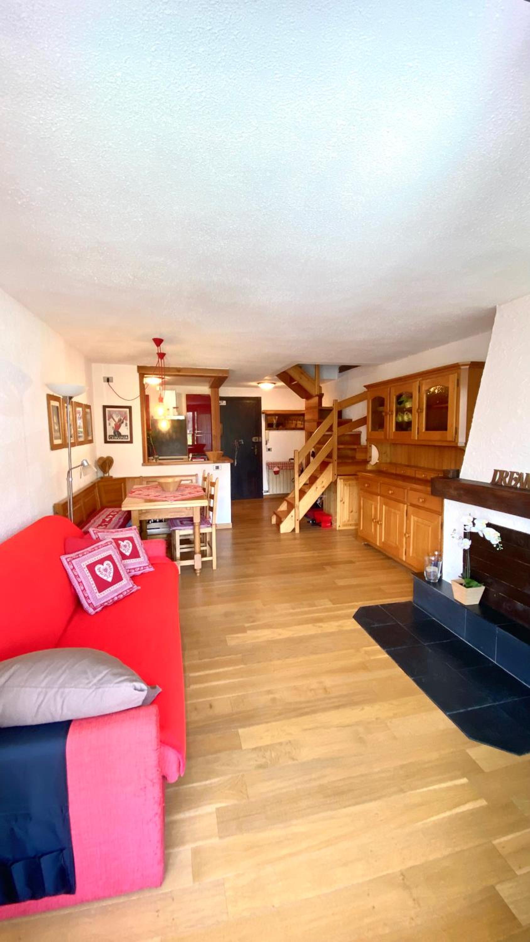 Hotel Stella Appartament, ski in ski out in Cervinia - Image 1