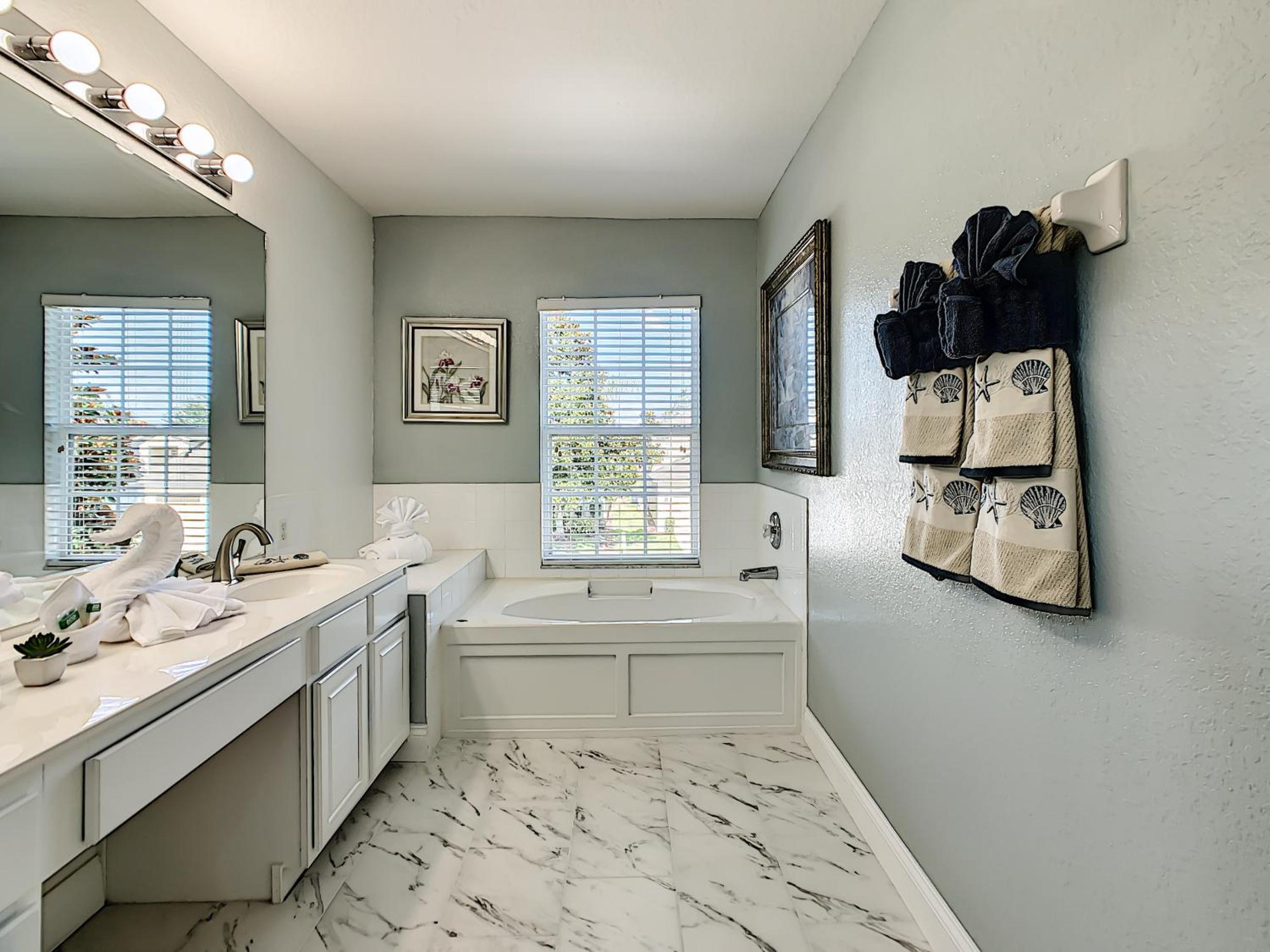 Luxury Family Villa Pool Hot Tub Close to Disney