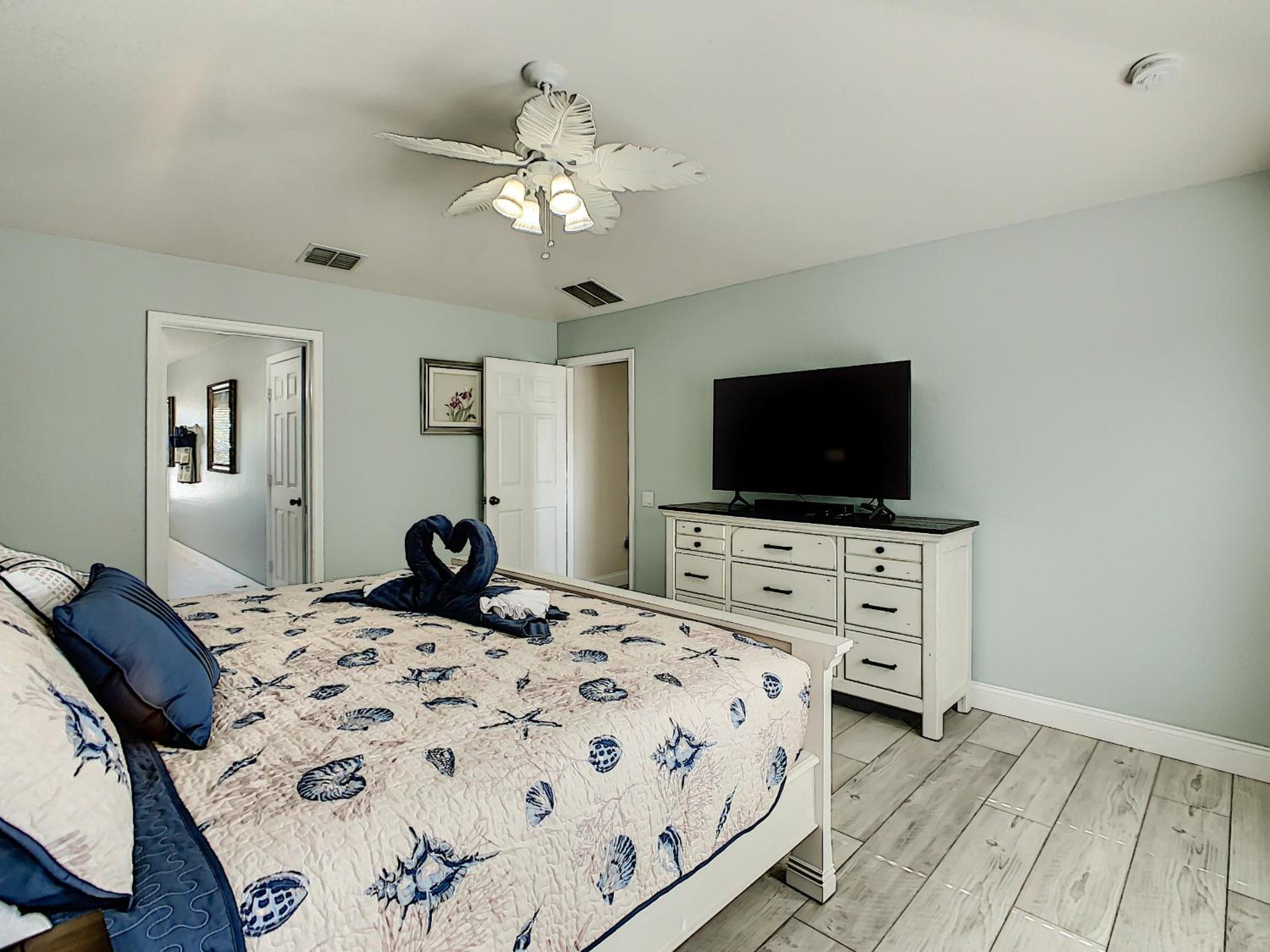 Luxury Family Villa Pool Hot Tub Close to Disney
