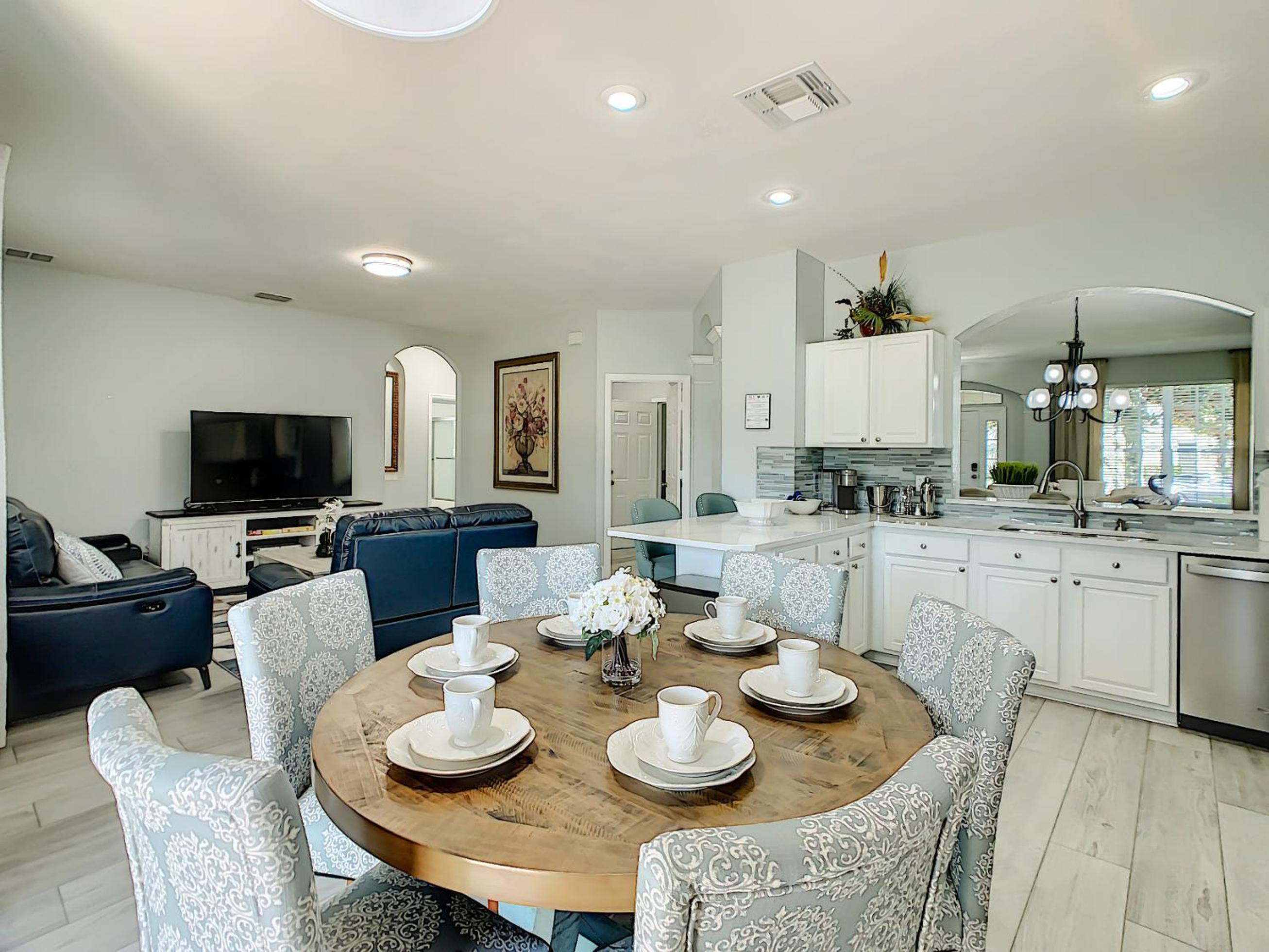 Luxury Family Villa Pool Hot Tub Close to Disney
