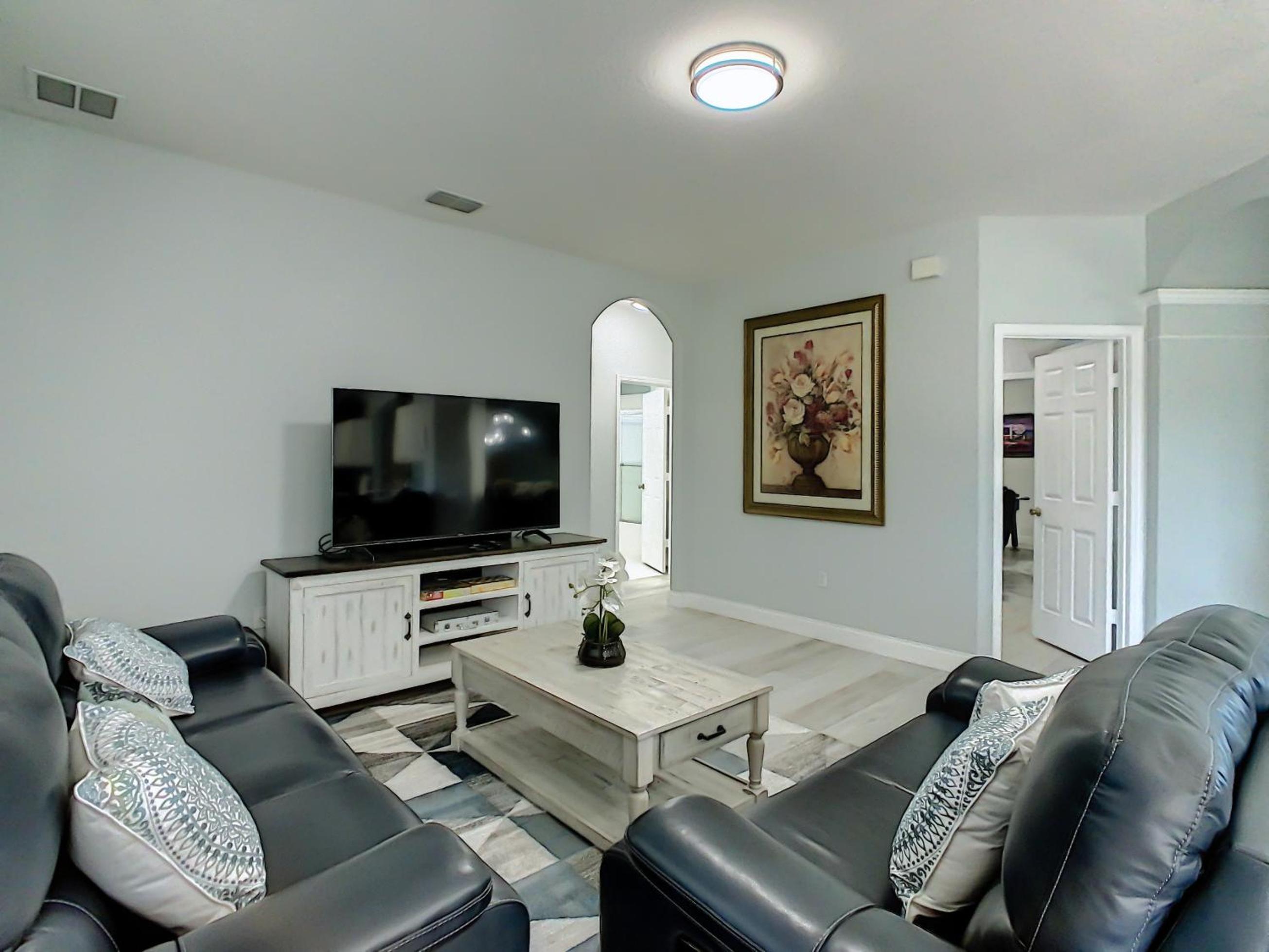 Luxury Family Villa Pool Hot Tub Close to Disney