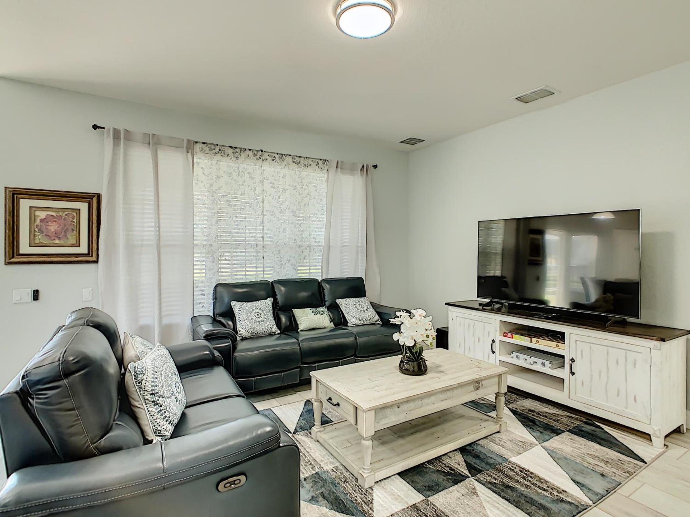 Luxury Family Villa Pool Hot Tub Close to Disney