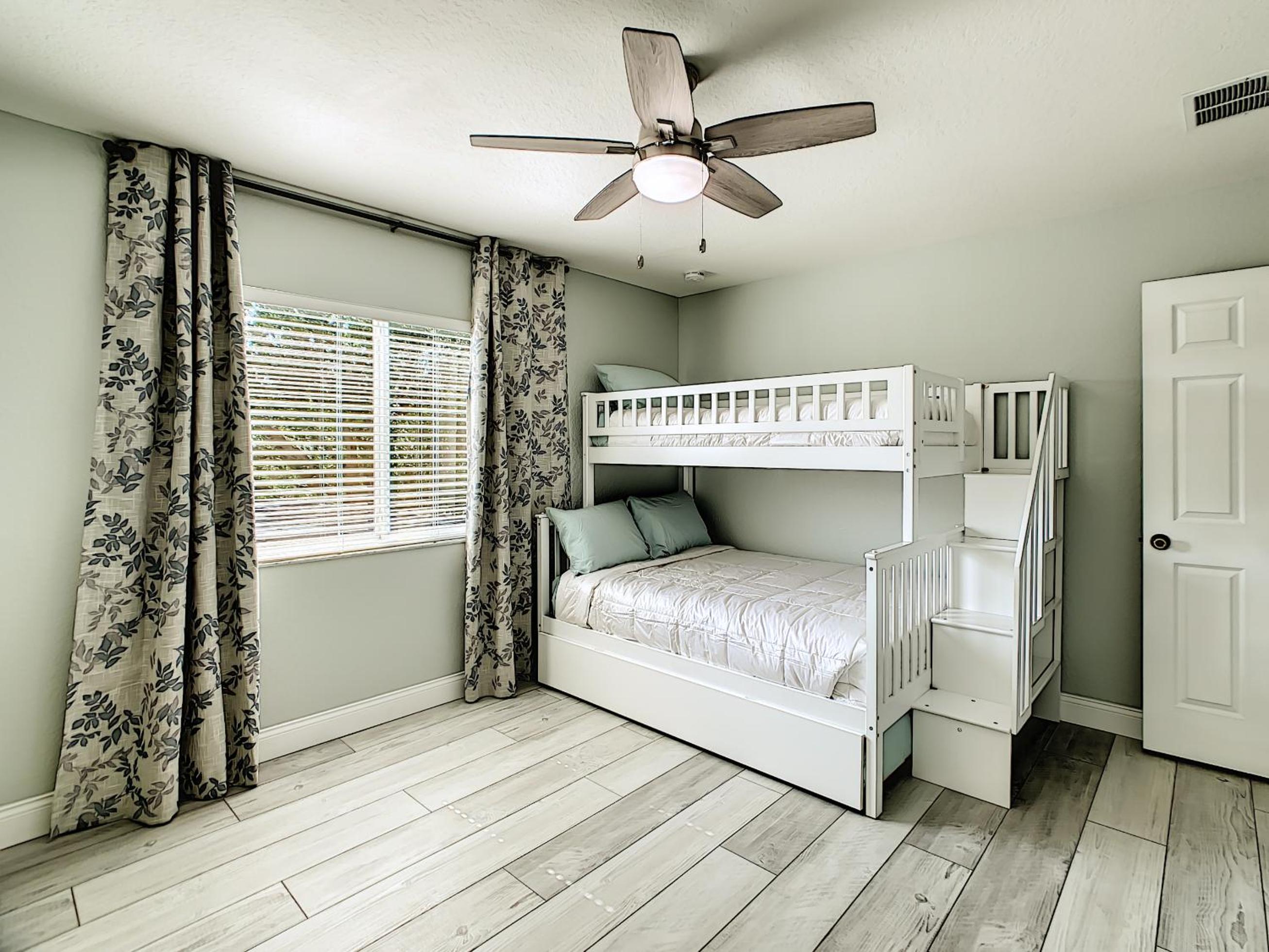 Luxury Family Villa Pool Hot Tub Close to Disney