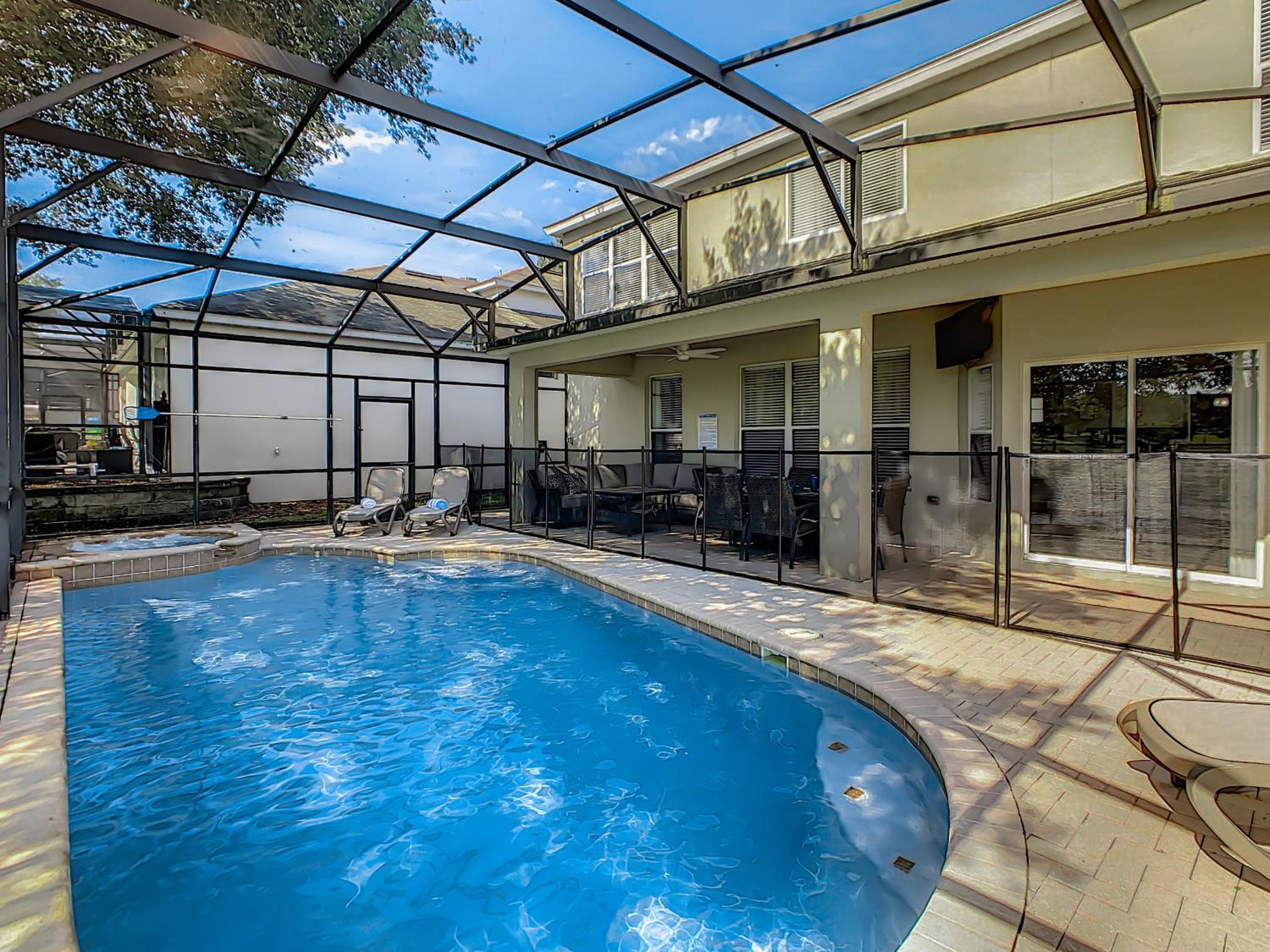 Luxury Family Villa Pool Hot Tub Close to Disney