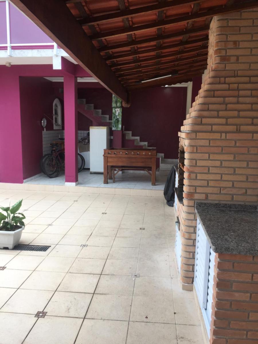 CASA NO CENTRO DE BERTIOGA