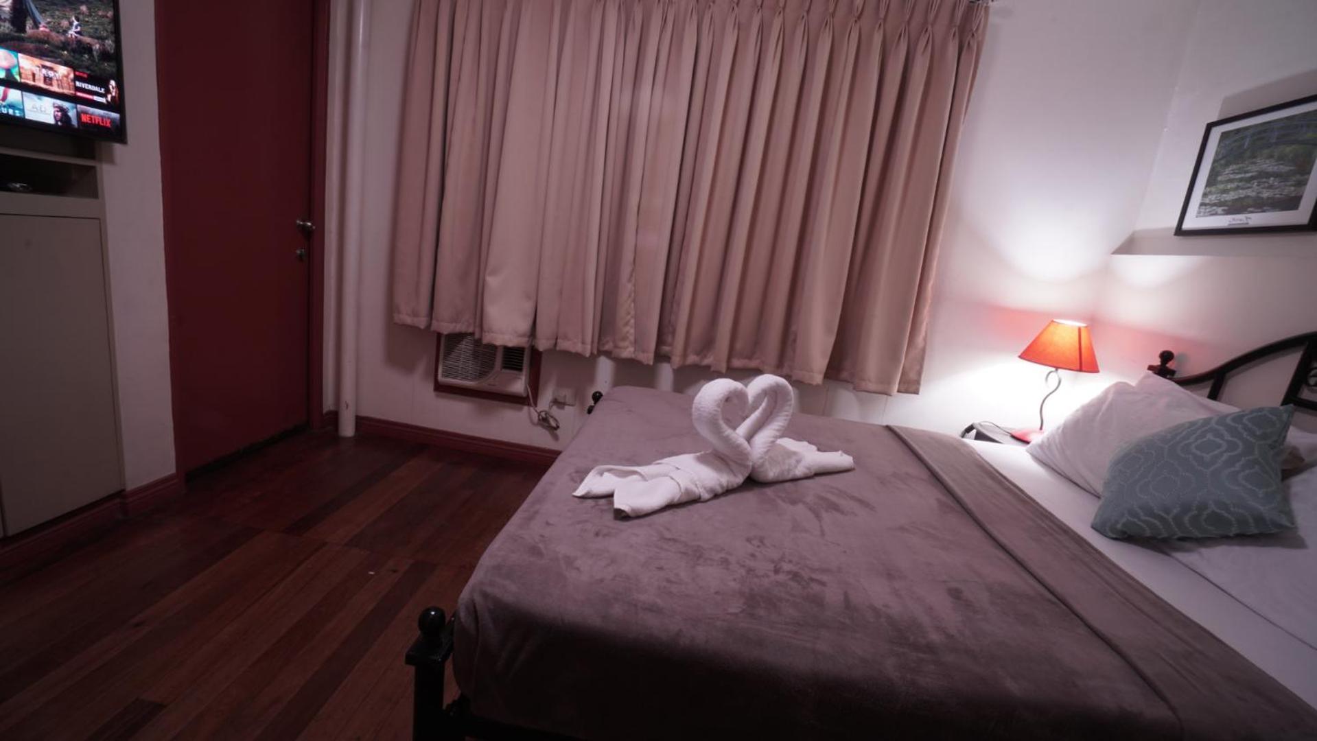 1775 Adriatico Suites