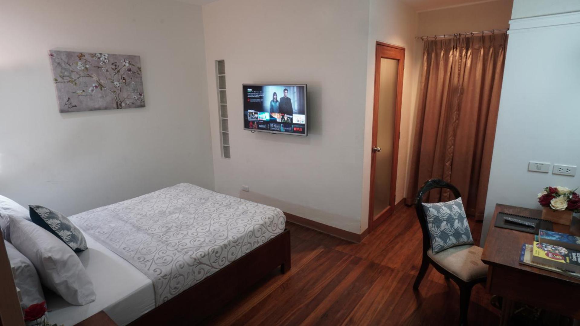 1775 Adriatico Suites