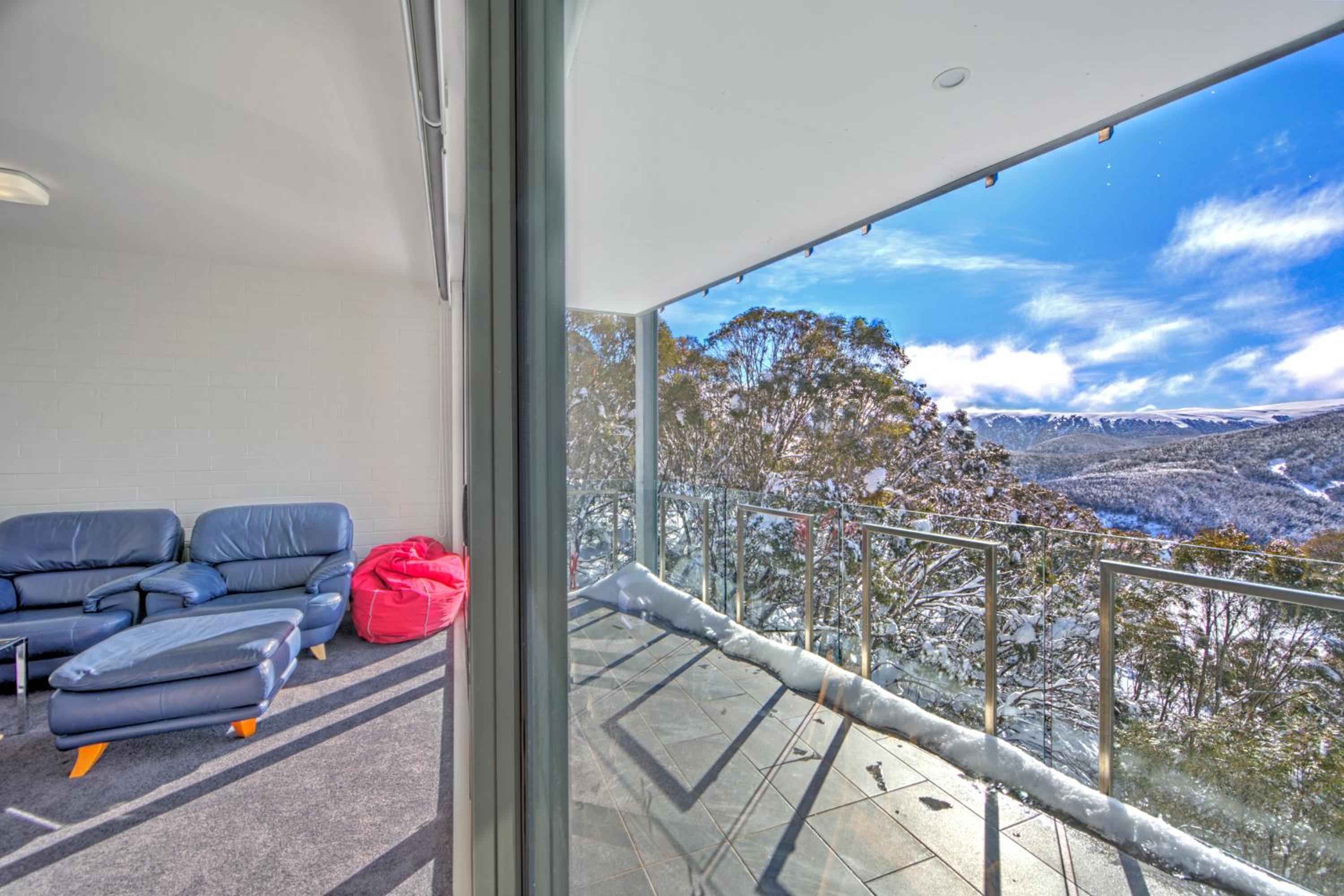 Snow Ski Apartments 22