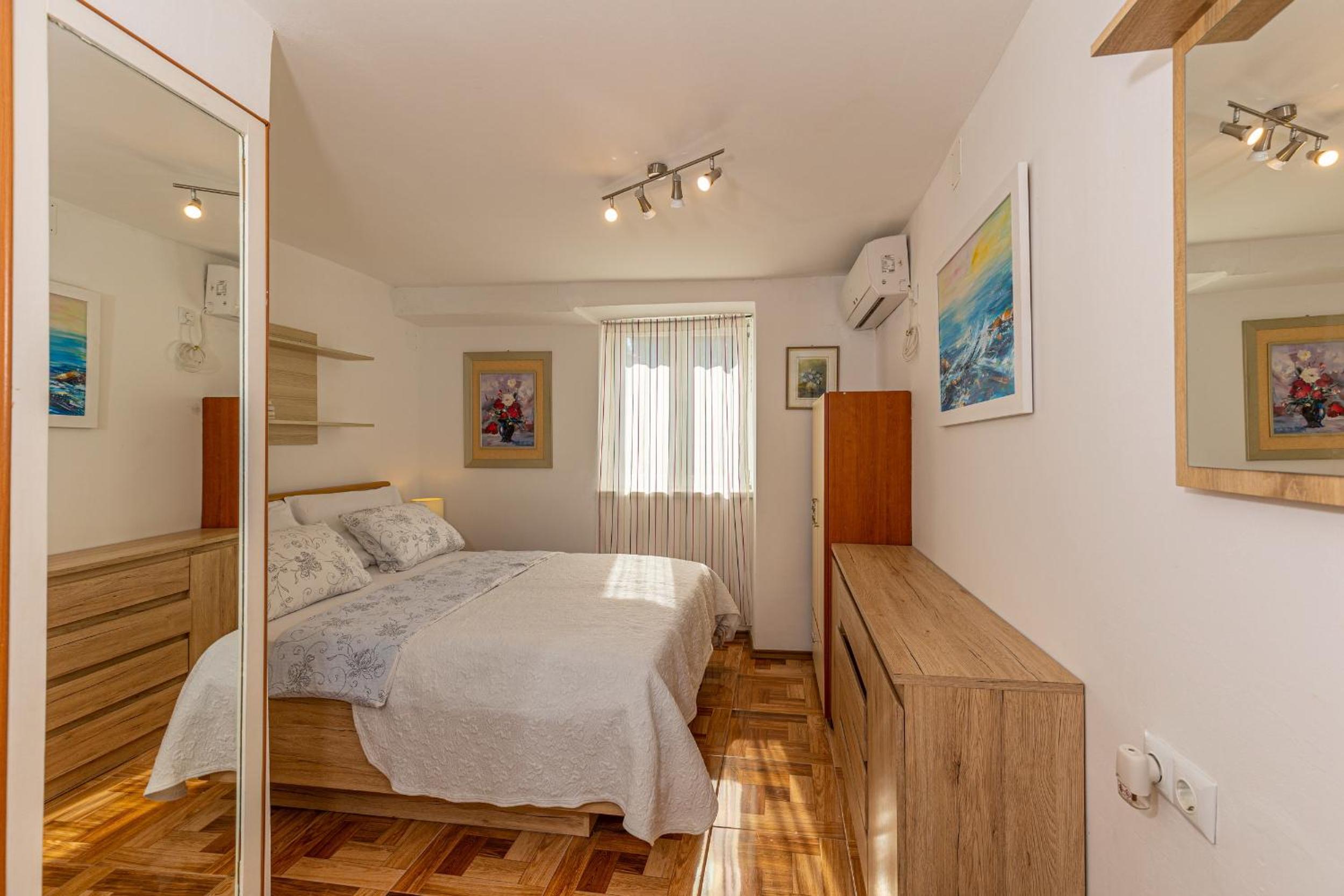Apartments Lapis