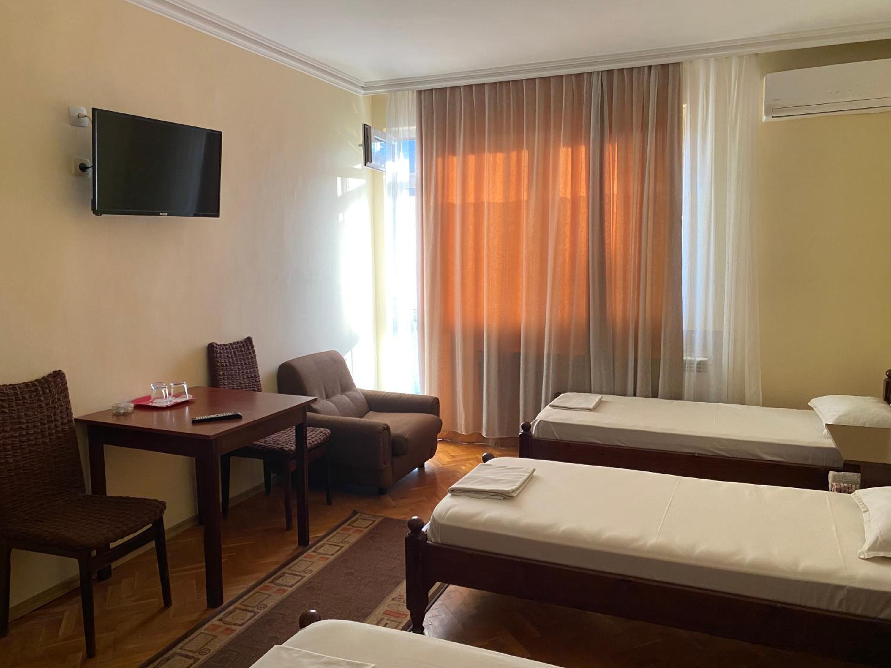 Family Hotel 