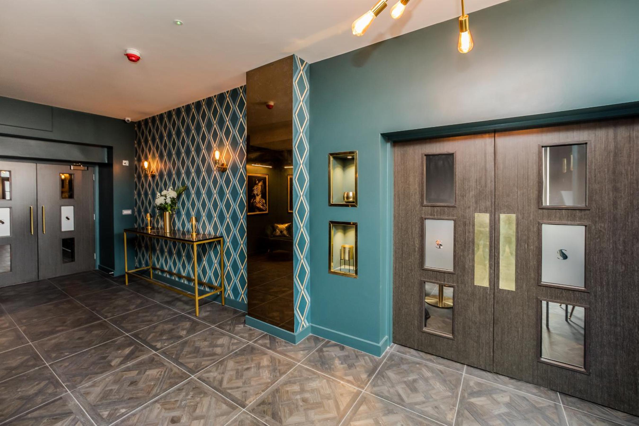 Huddersfield Vacations - Stay Hotel - Property Image 6