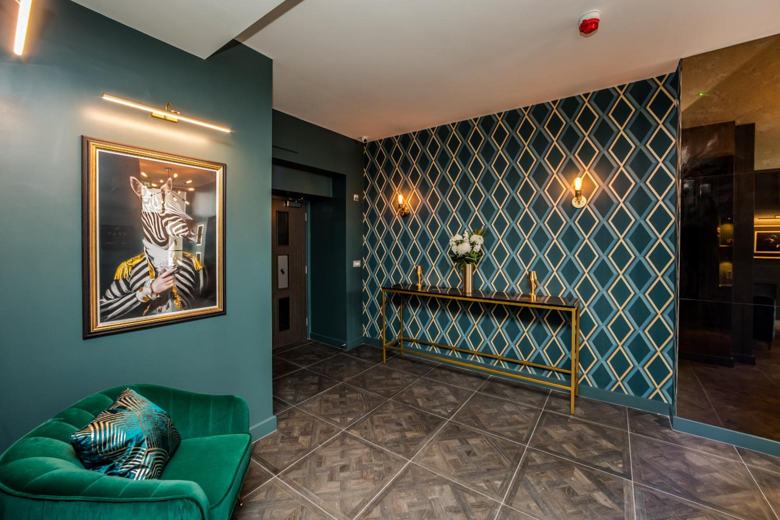 Huddersfield Vacations - Stay Hotel - Property Image 11