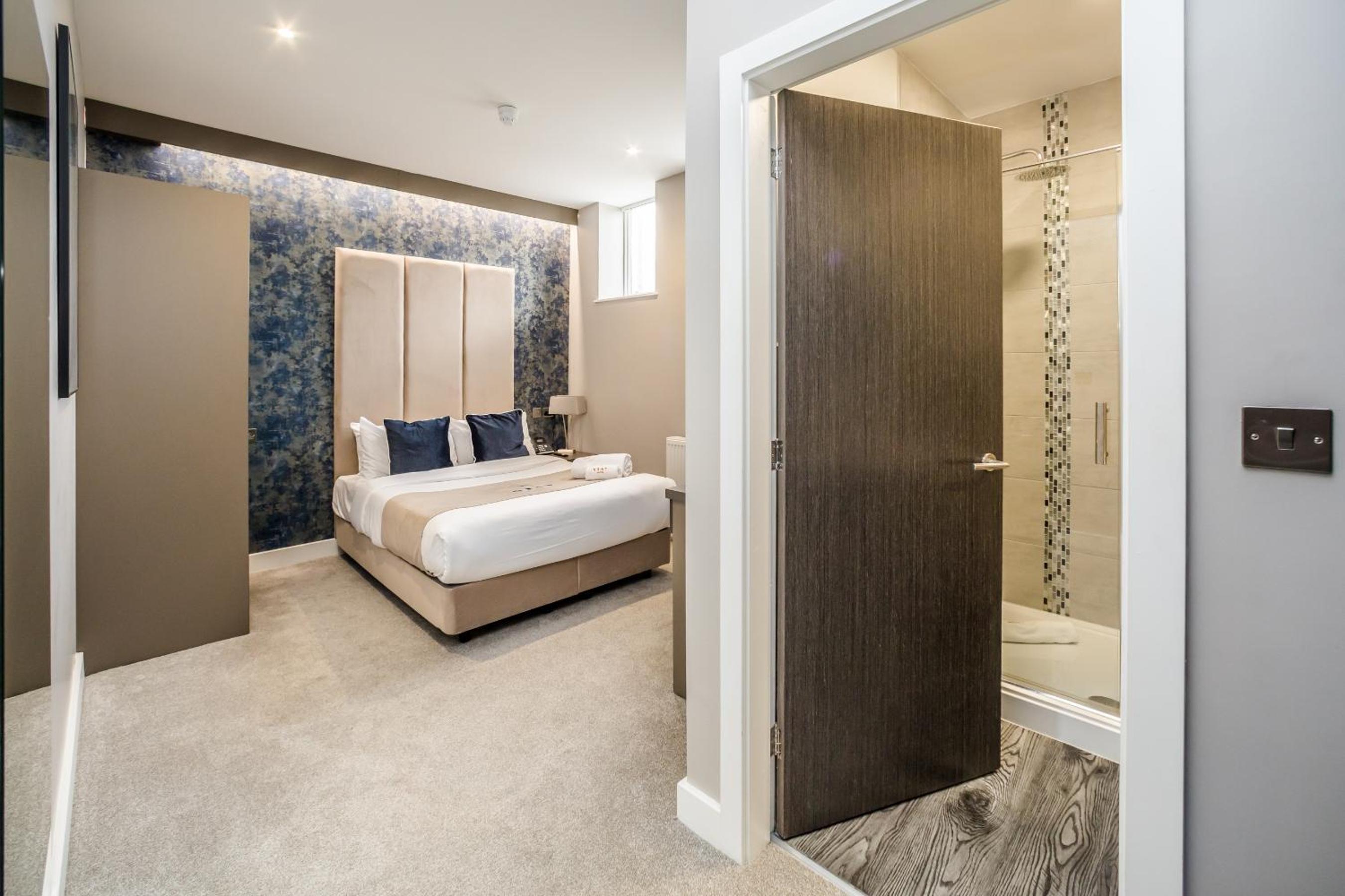 Huddersfield Vacations - Stay Hotel - Property Image 1