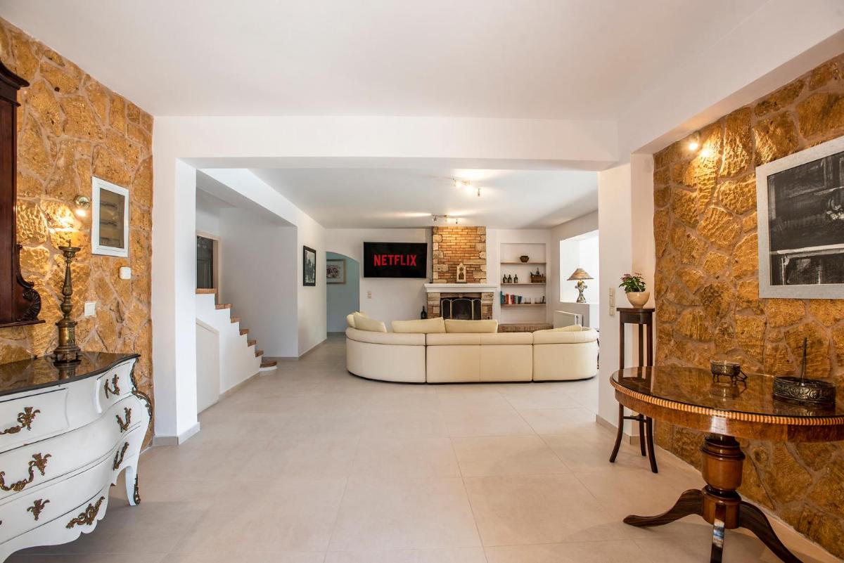 Villa Fioraki view 5