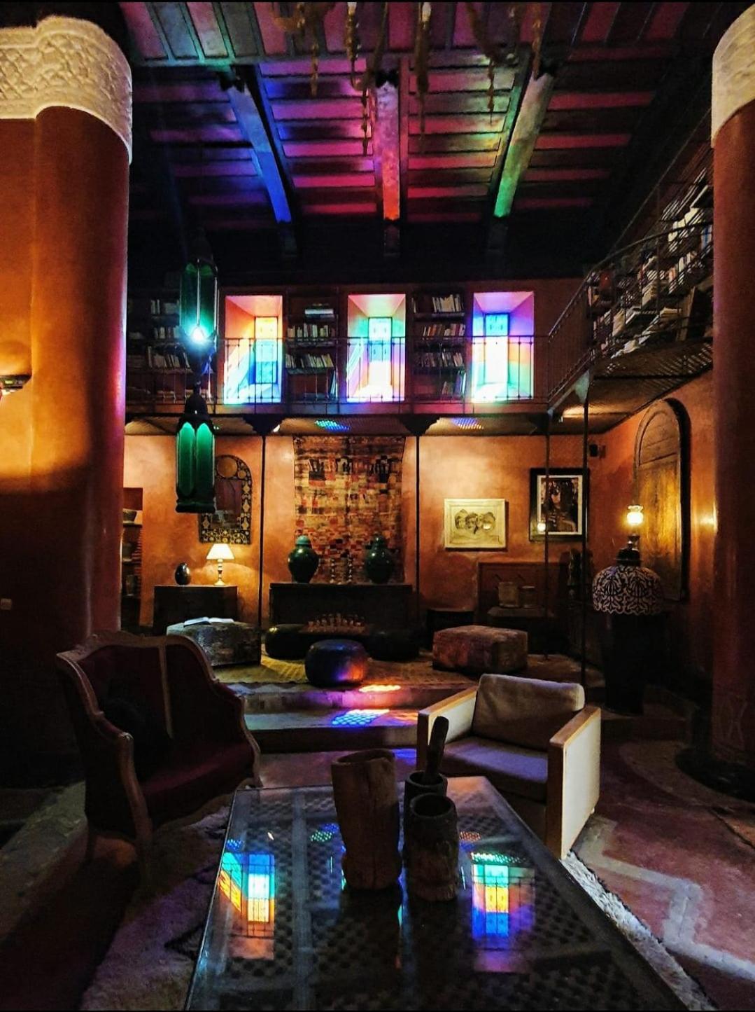 lounge