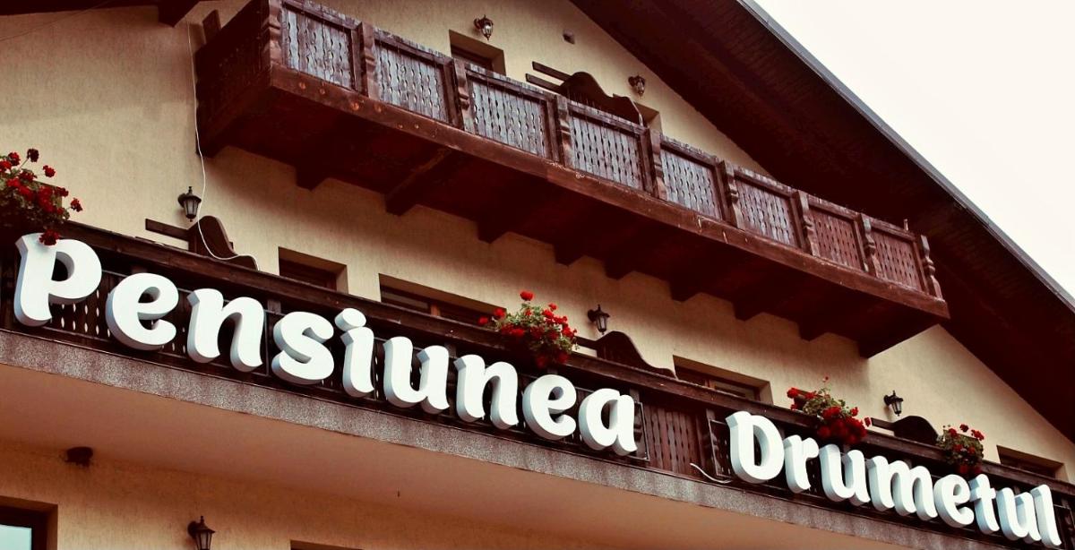 Pensiunea Drumetul view 5