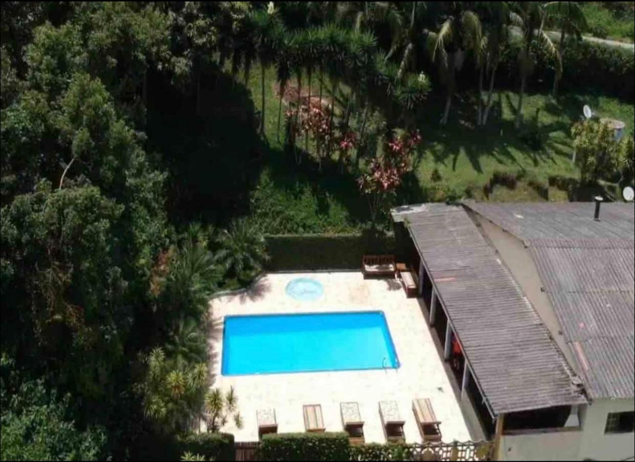 Chácara espaçosa e aconchegante em Juquitiba Sp