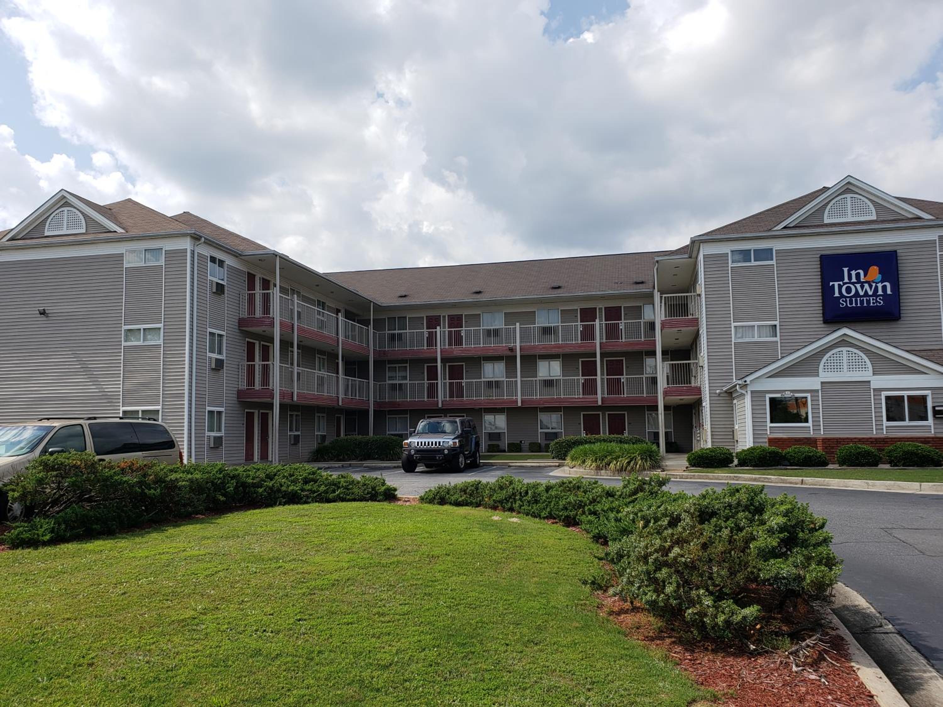 Macon Vacations - InTown Suites Extended Stay Macon GA - Property Image 13