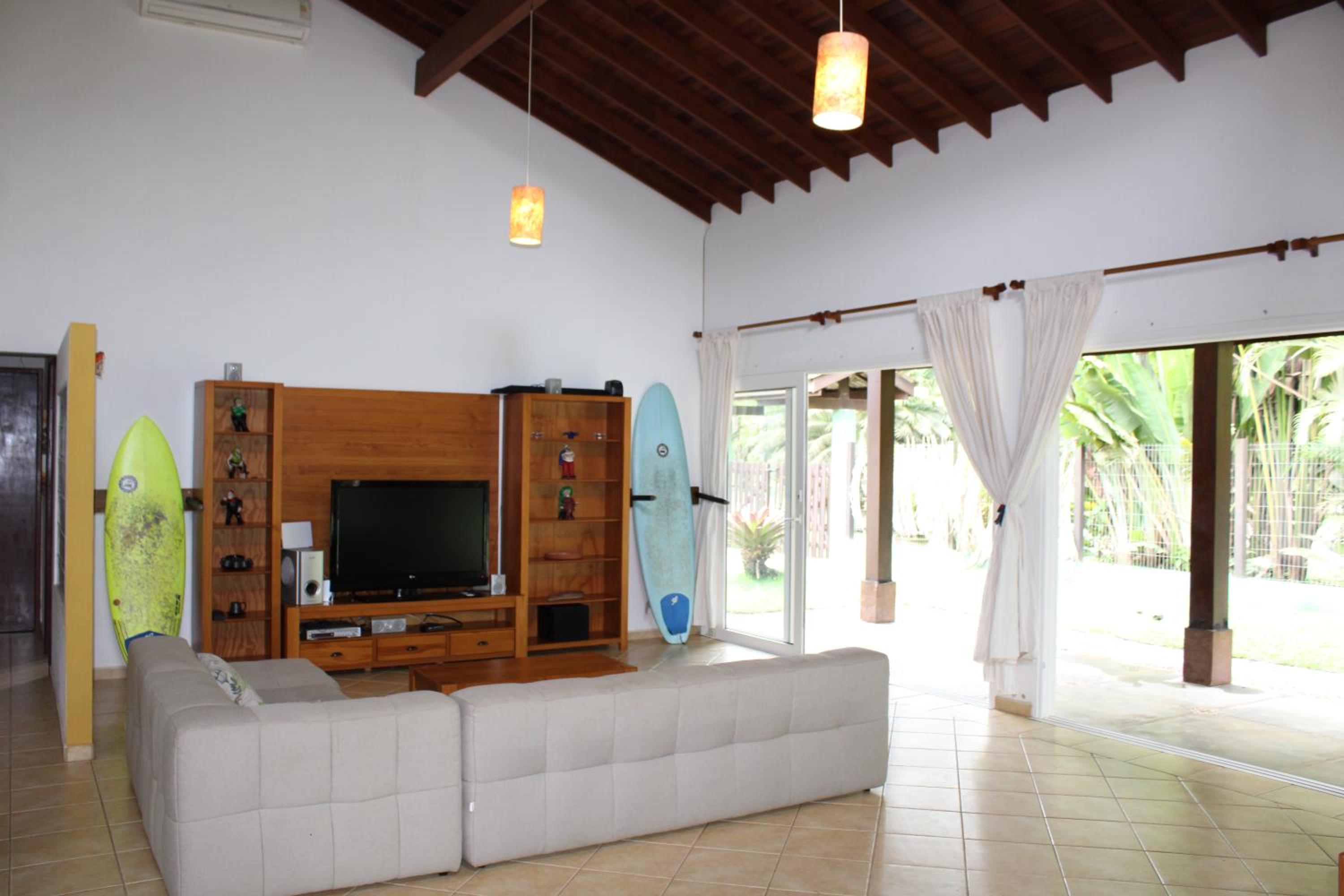 Praia de Itamambuca- Casa charmosa e iluminada