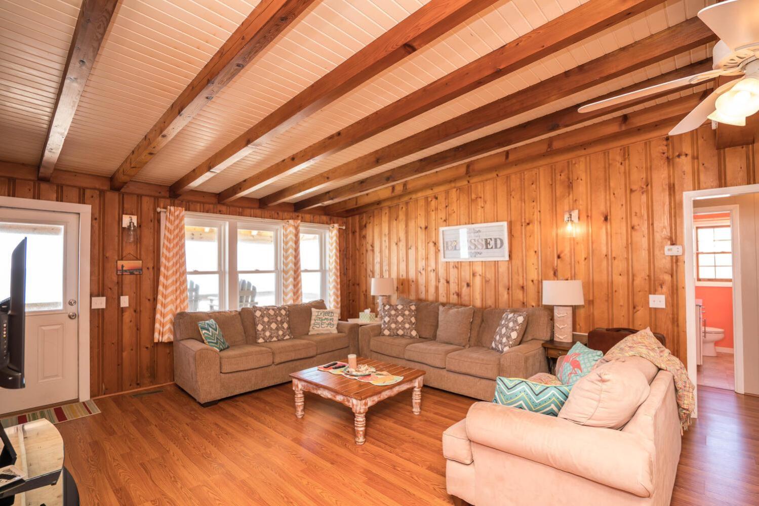 Oceanfront family fun home and dog friendly! Coastal Coop